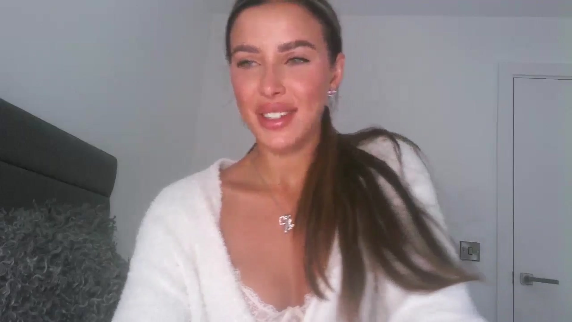 Gallery image thumbnail from SweetnSluttyx's myfreecams stream on, 06/15/2024, 14:18 image 3 of 20