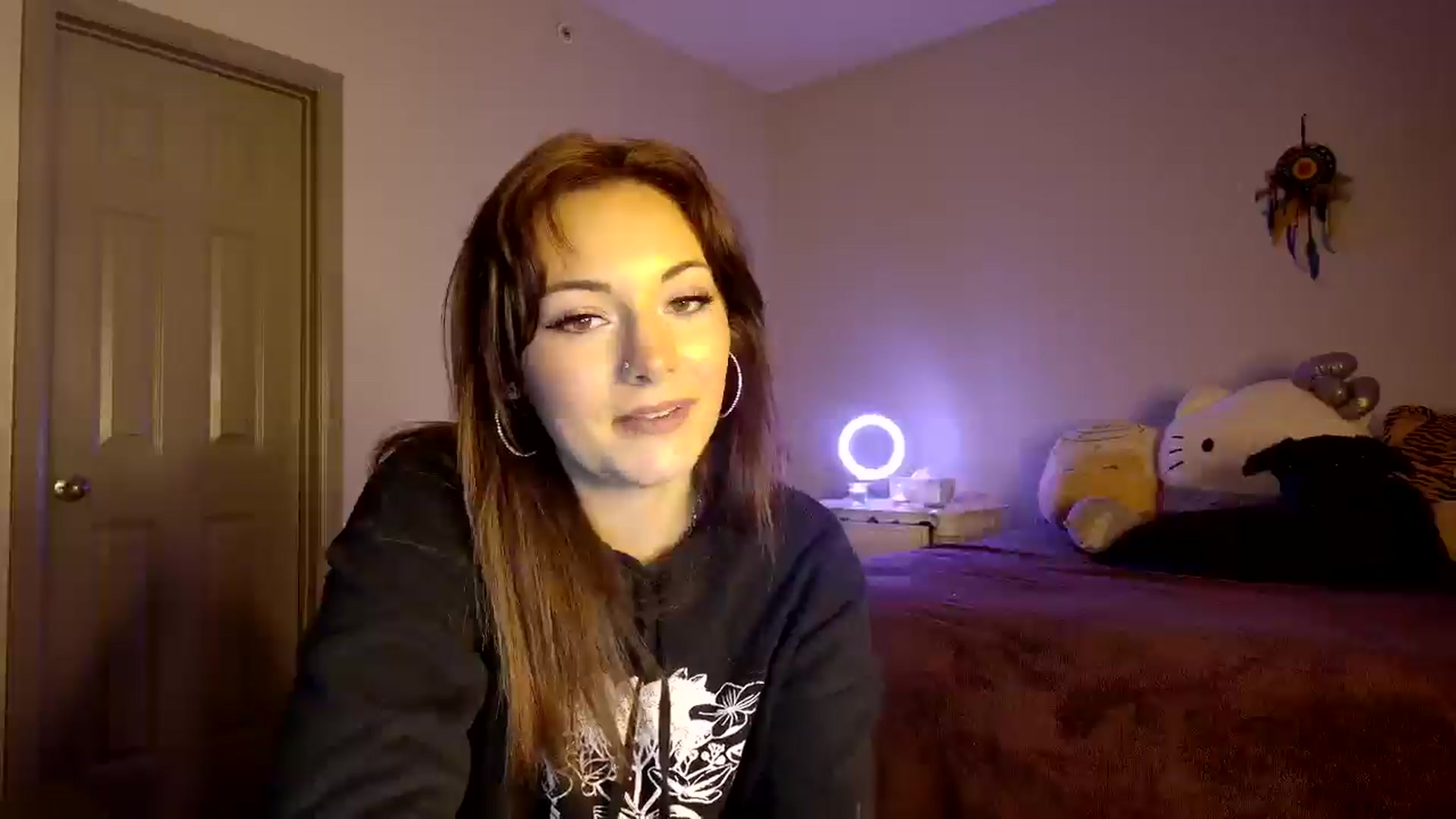 Gallery image thumbnail from Sweetncreamy's myfreecams stream on, 04/18/2025, 08:40 image 6 of 20