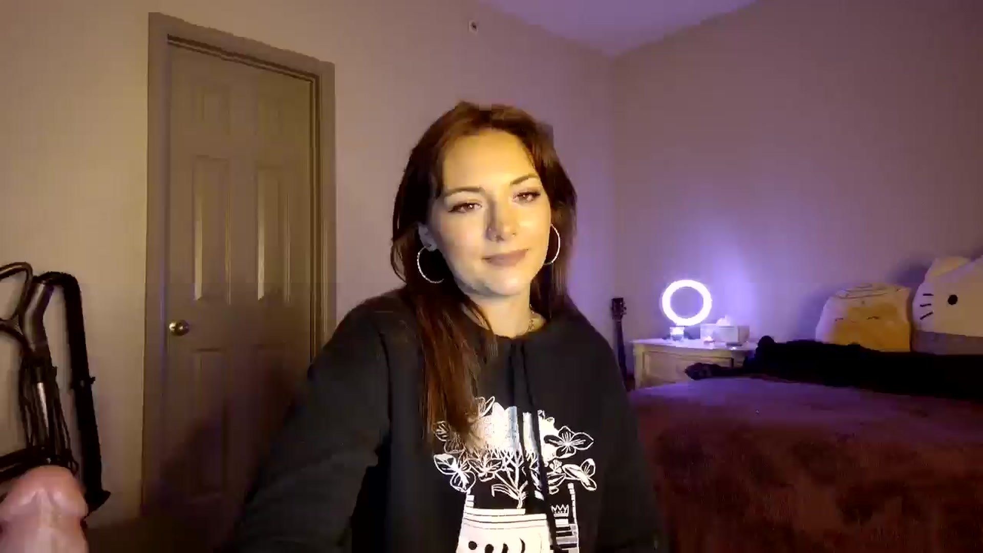 Gallery image thumbnail from Sweetncreamy's myfreecams stream on, 04/18/2025, 08:40 image 5 of 20