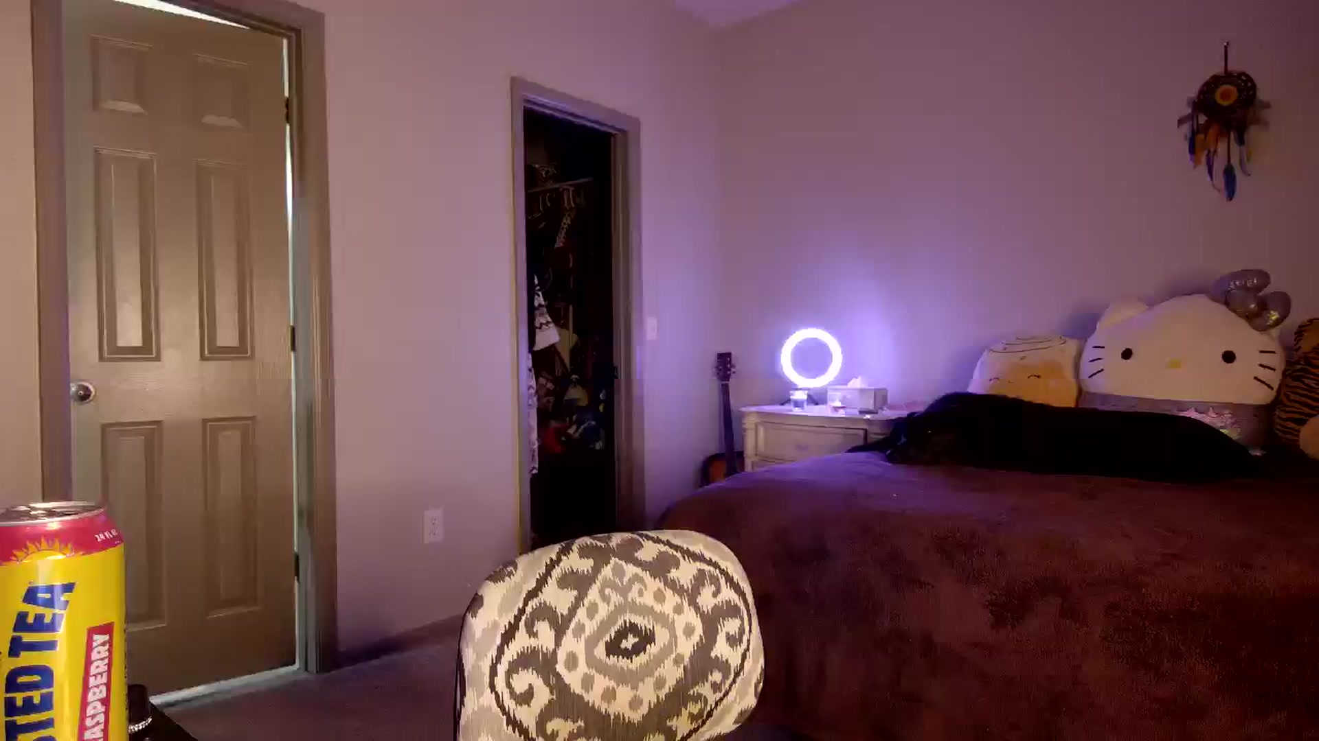Gallery image thumbnail from Sweetncreamy's myfreecams stream on, 04/18/2025, 08:40 image 1 of 20