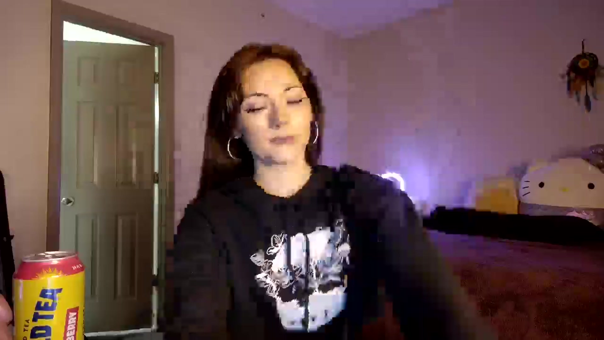Gallery image thumbnail from Sweetncreamy's myfreecams stream on, 04/18/2025, 08:40 image 3 of 20