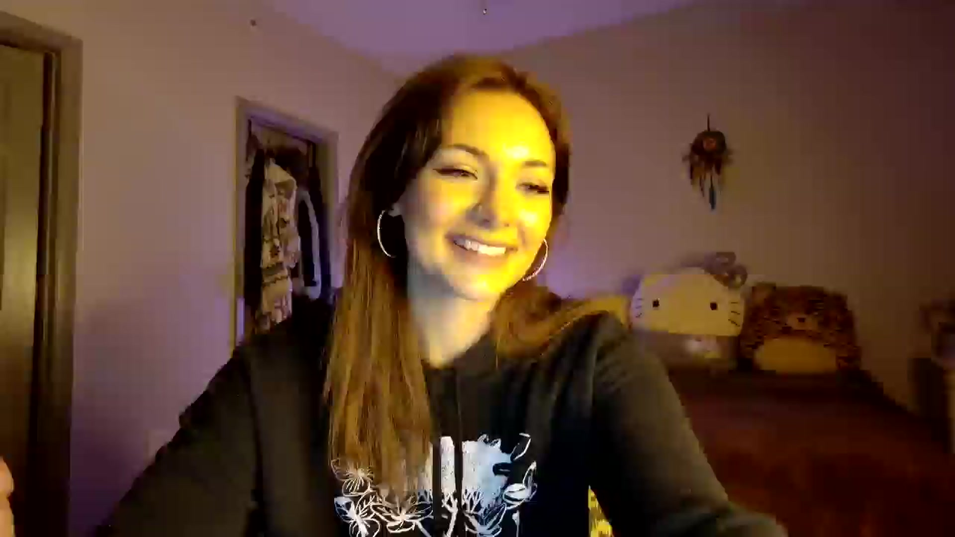 Gallery image thumbnail from Sweetncreamy's myfreecams stream on, 04/18/2025, 08:40 image 19 of 20