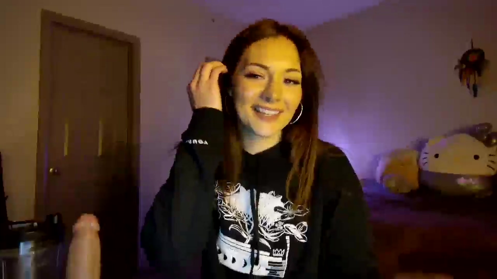Gallery image thumbnail from Sweetncreamy's myfreecams stream on, 04/18/2025, 09:52 image 2 of 20
