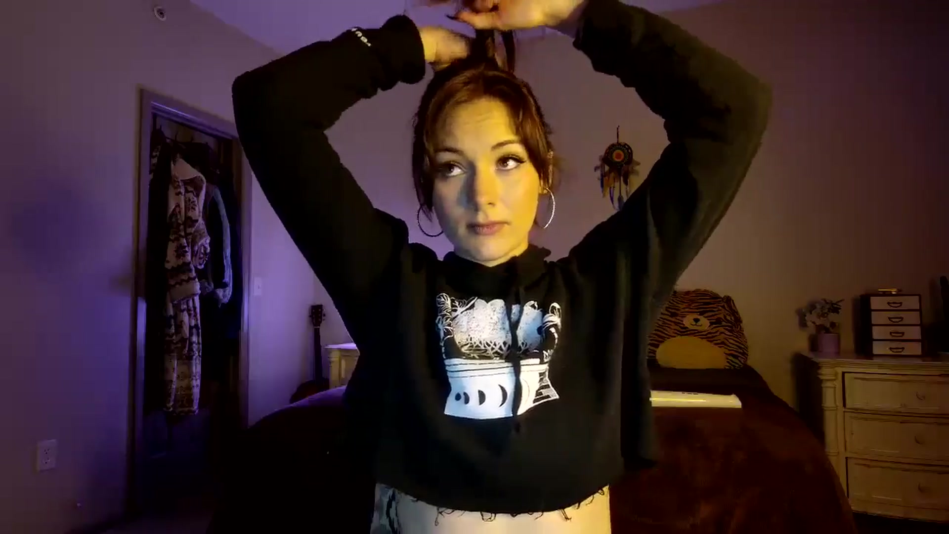 Gallery image thumbnail from Sweetncreamy's myfreecams stream on, 04/18/2025, 09:52 image 14 of 20