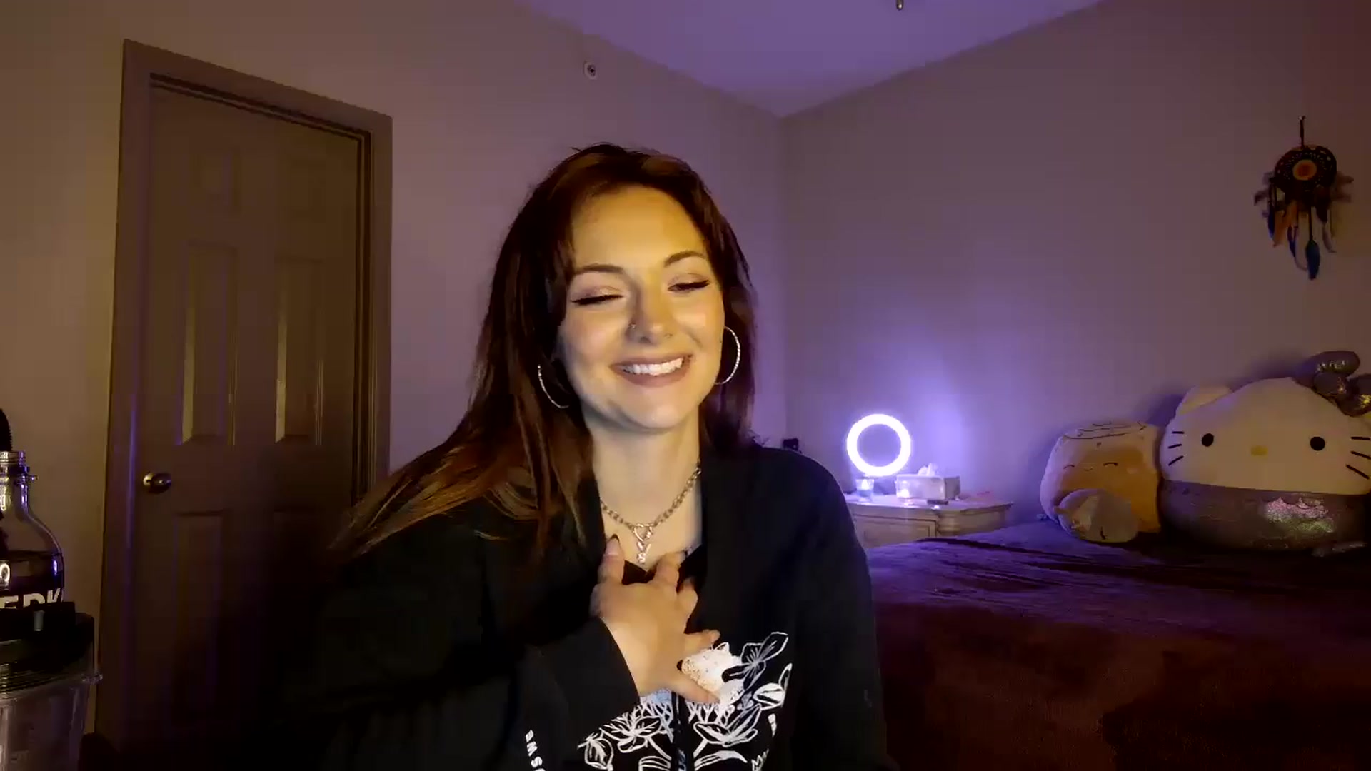 Gallery image thumbnail from Sweetncreamy's myfreecams stream on, 04/18/2025, 09:52 image 6 of 20