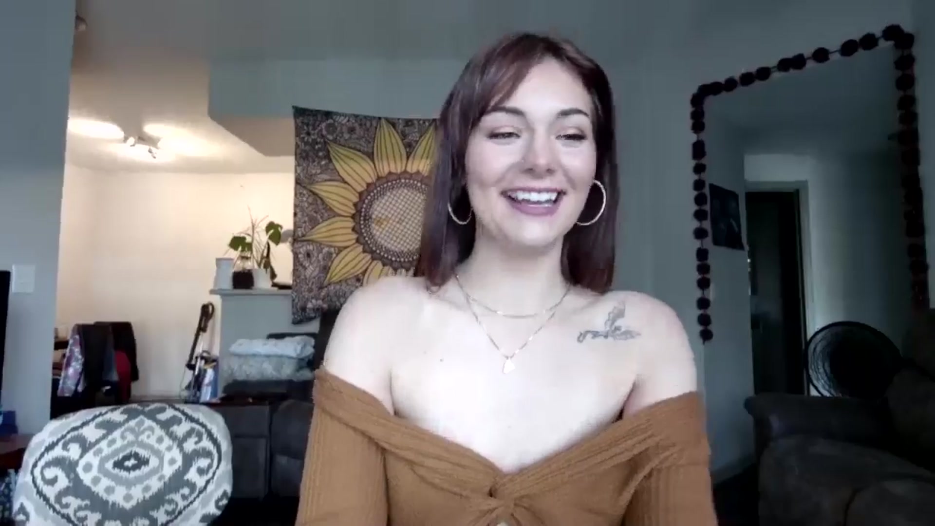Gallery image thumbnail from Sweetncreamy's myfreecams stream on, 04/27/2025, 23:42 image 17 of 20