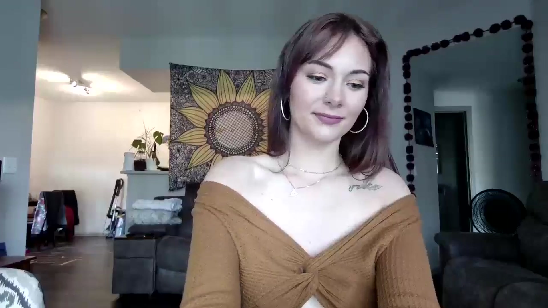 Gallery image thumbnail from Sweetncreamy's myfreecams stream on, 04/27/2025, 23:42 image 5 of 20