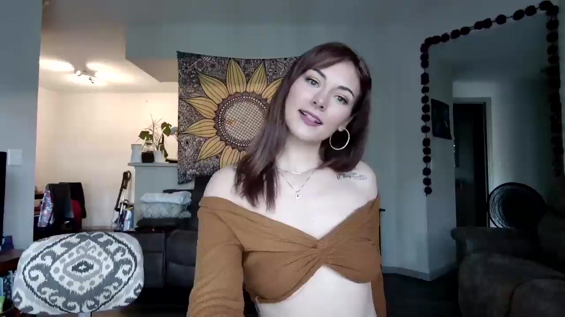 Gallery image thumbnail from Sweetncreamy's myfreecams stream on, 04/27/2025, 23:42 image 14 of 20