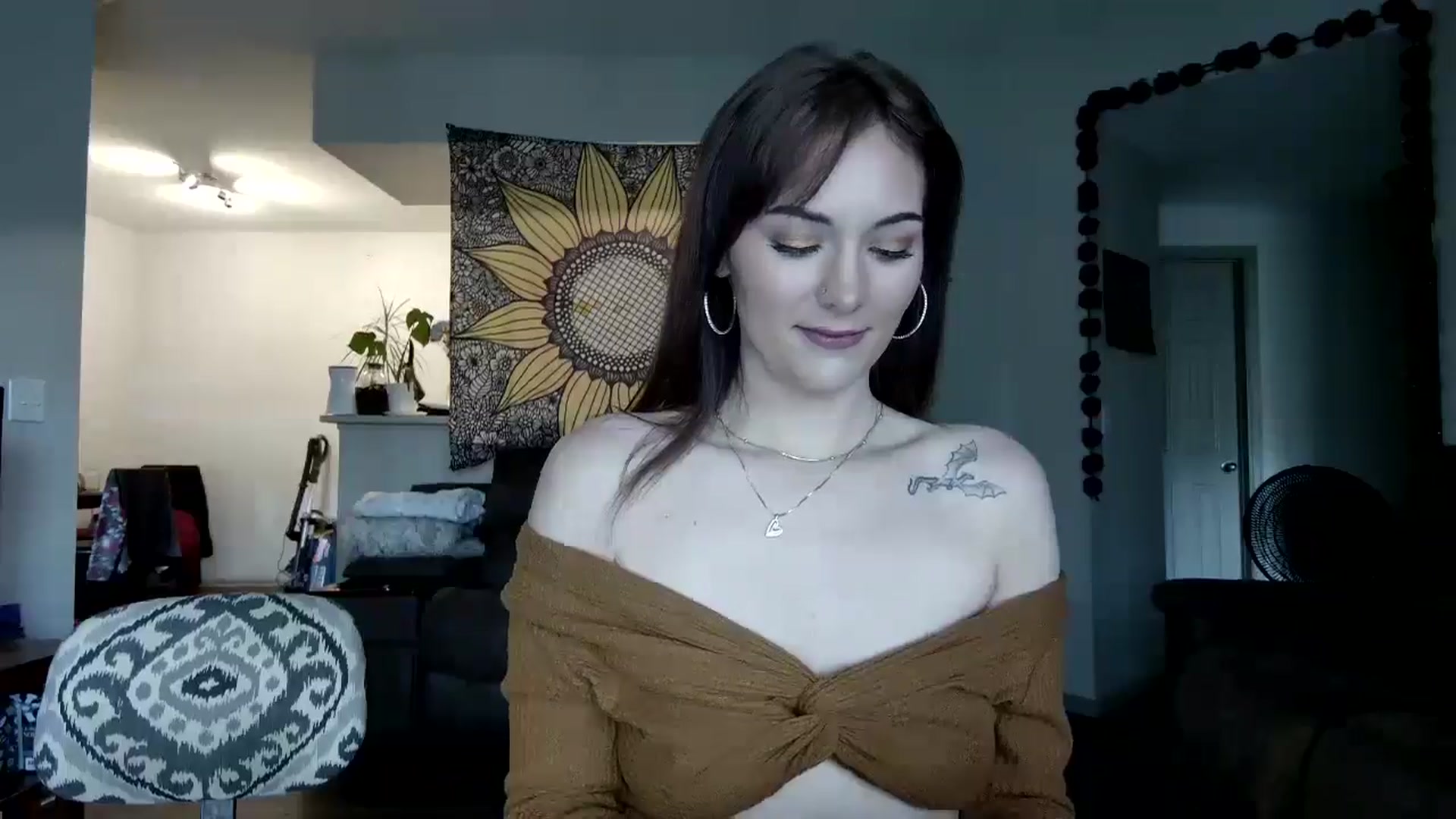 Gallery image thumbnail from Sweetncreamy's myfreecams stream on, 04/28/2025, 24:06 image 12 of 20