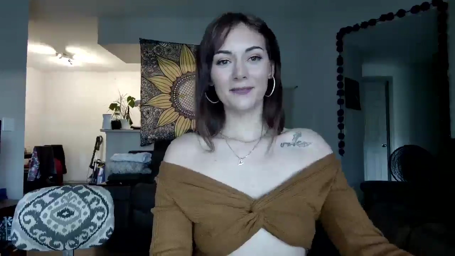 Gallery image thumbnail from Sweetncreamy's myfreecams stream on, 04/28/2025, 24:06 image 11 of 20