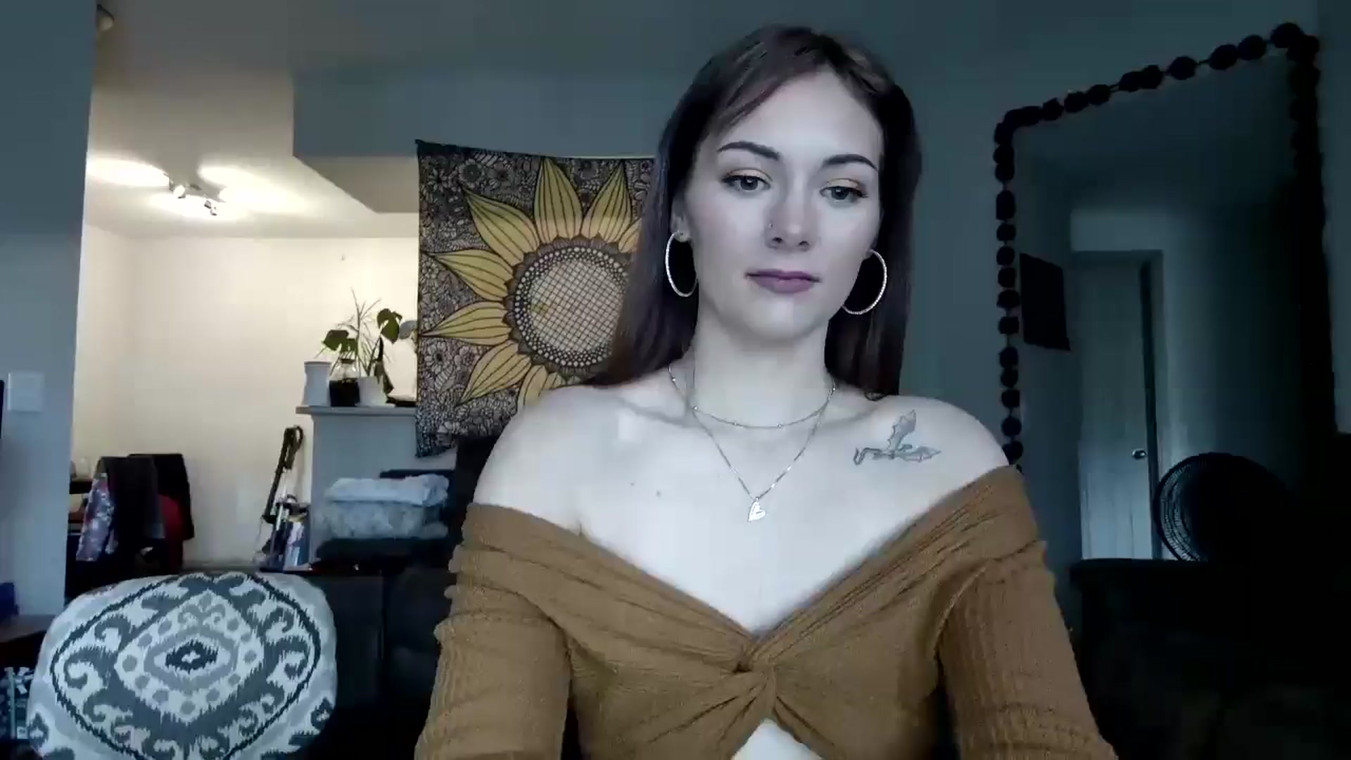 Gallery image thumbnail from Sweetncreamy's myfreecams stream on, 04/28/2025, 24:06 image 1 of 20