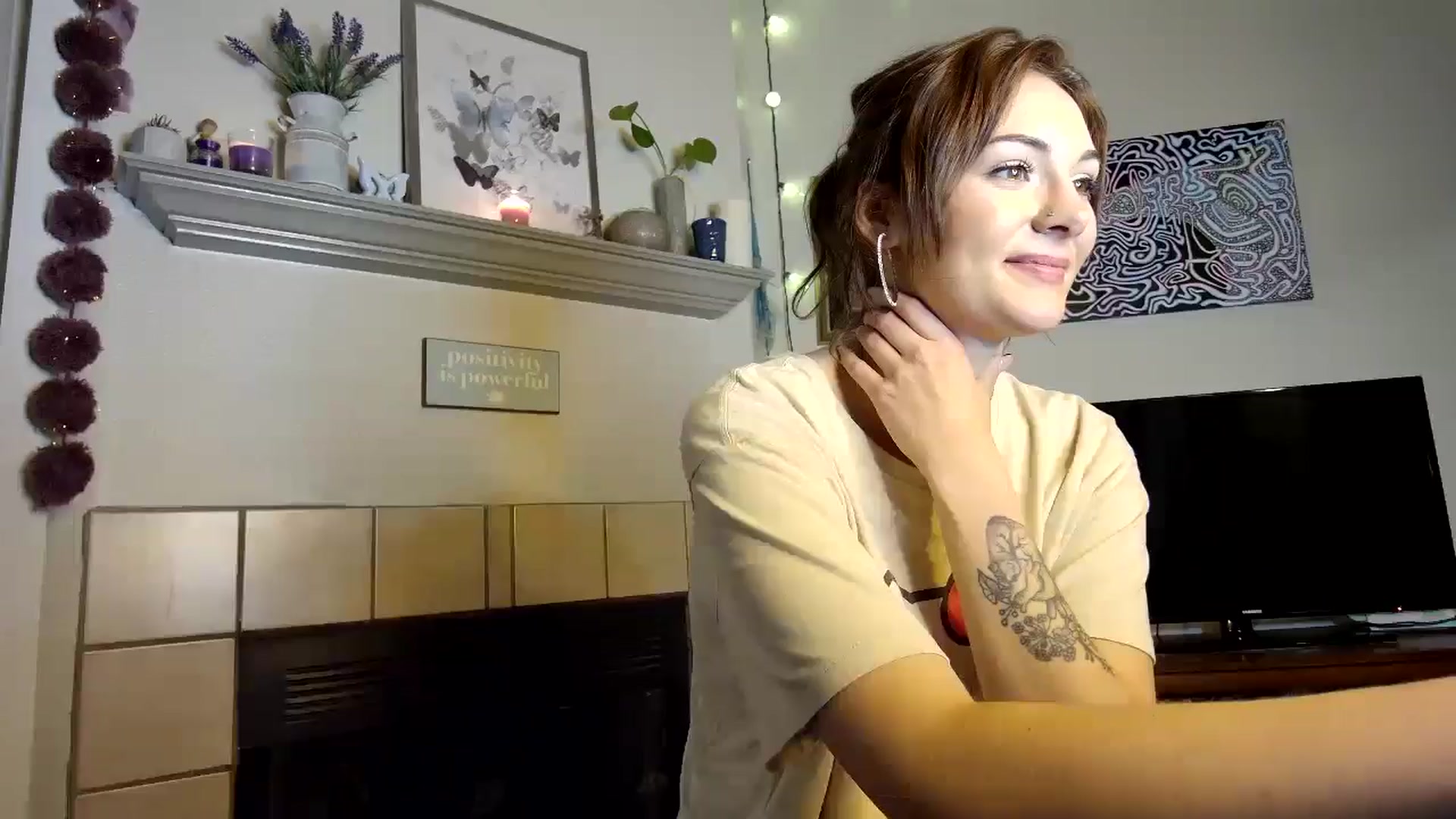 Gallery image thumbnail from Sweetncreamy's myfreecams stream on, 04/29/2025, 02:40 image 20 of 20