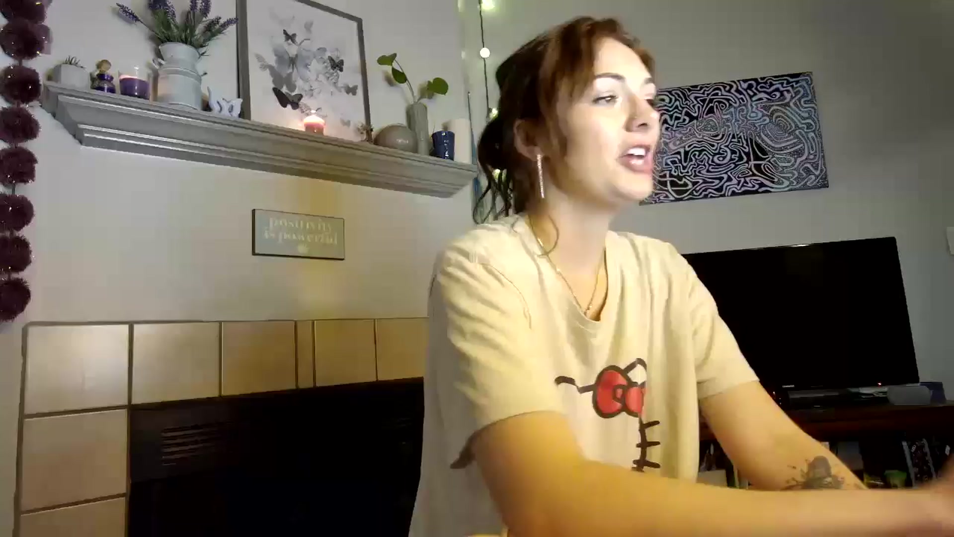 Gallery image thumbnail from Sweetncreamy's myfreecams stream on, 04/29/2025, 02:40 image 17 of 20