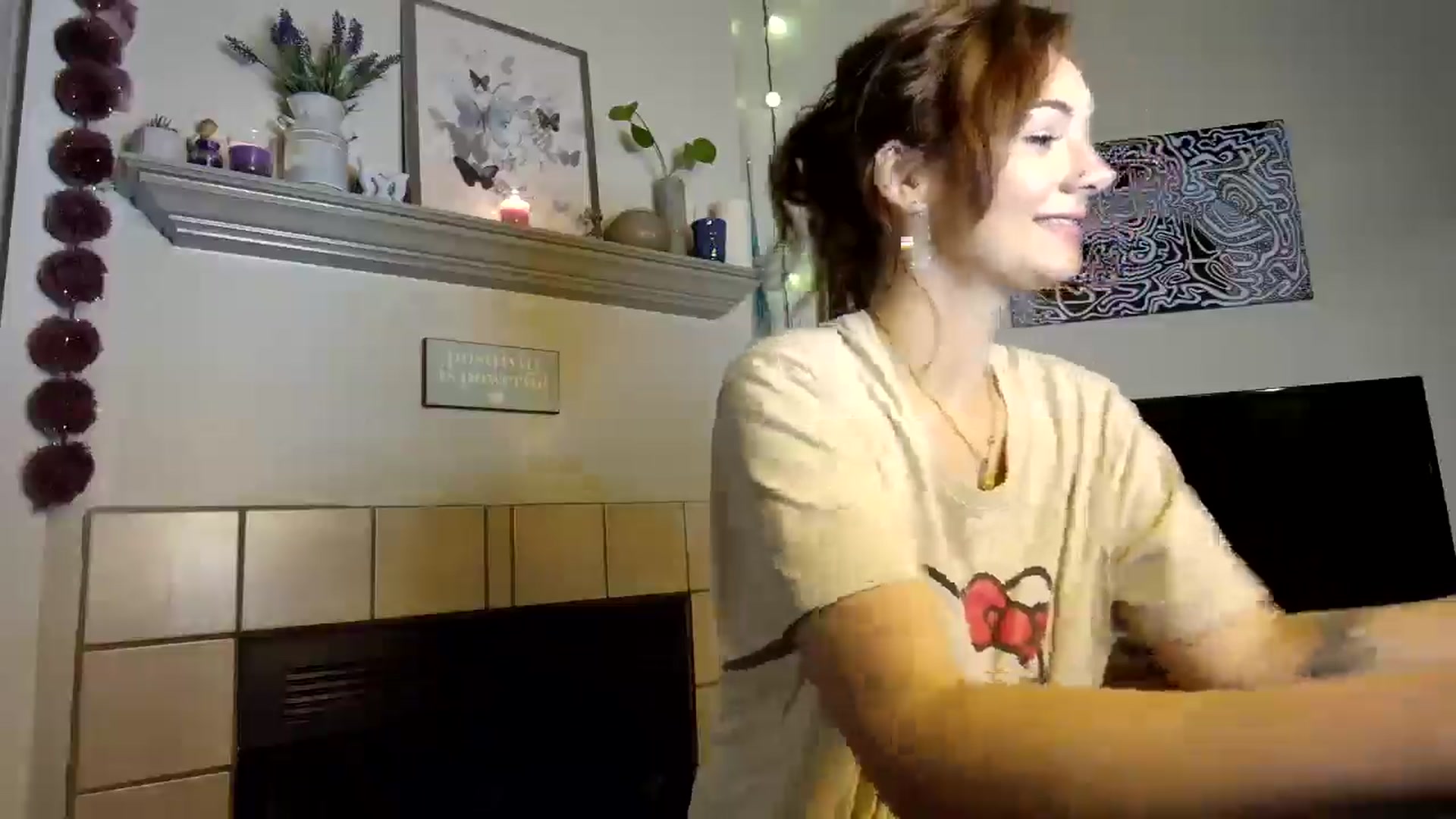 Gallery image thumbnail from Sweetncreamy's myfreecams stream on, 04/29/2025, 02:40 image 19 of 20