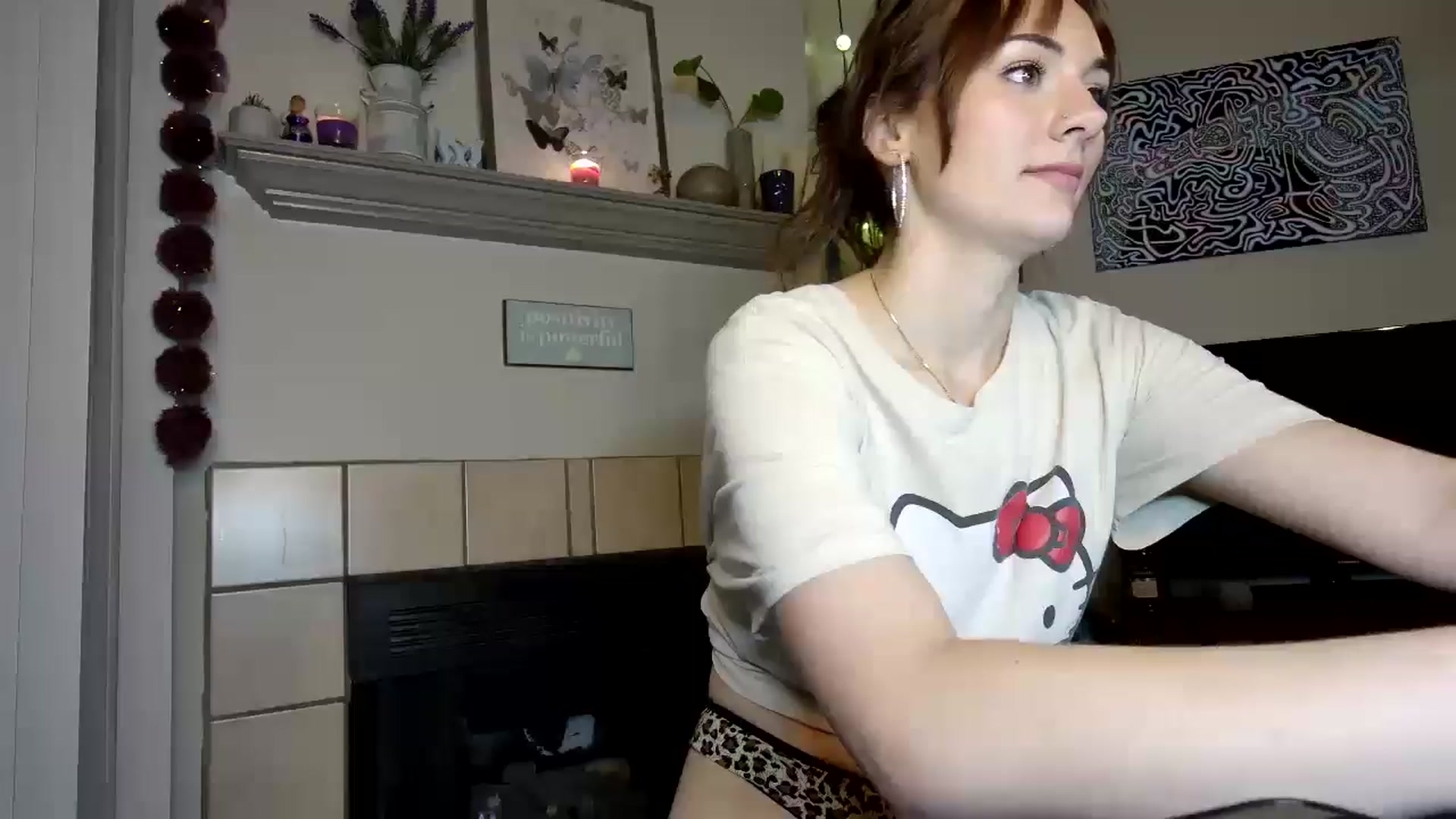 Gallery image thumbnail from Sweetncreamy's myfreecams stream on, 04/29/2025, 04:05 image 5 of 20