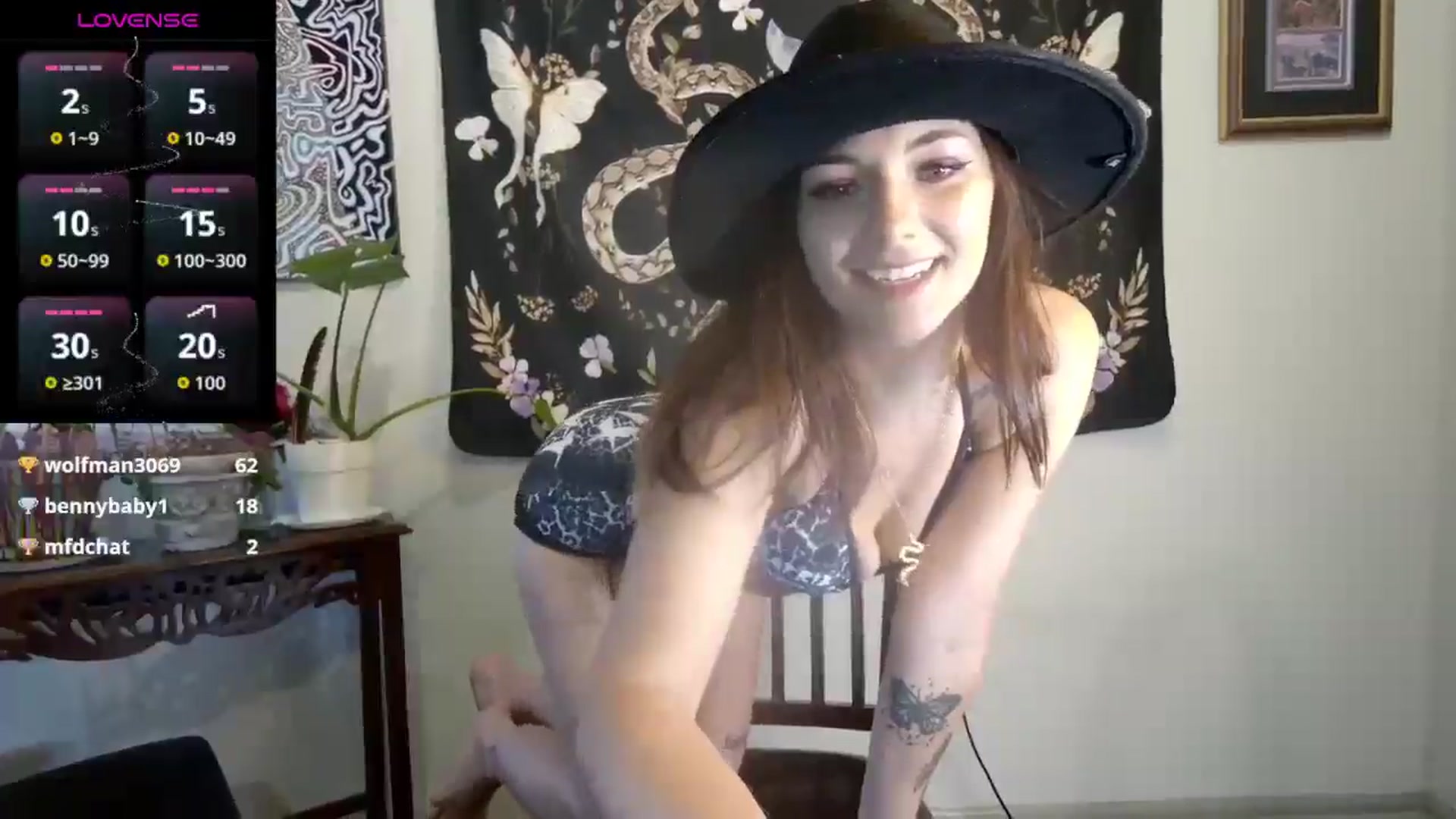 Gallery image thumbnail from Sweetncreamy's myfreecams stream on, 08/19/2025, 23:41 image 16 of 20