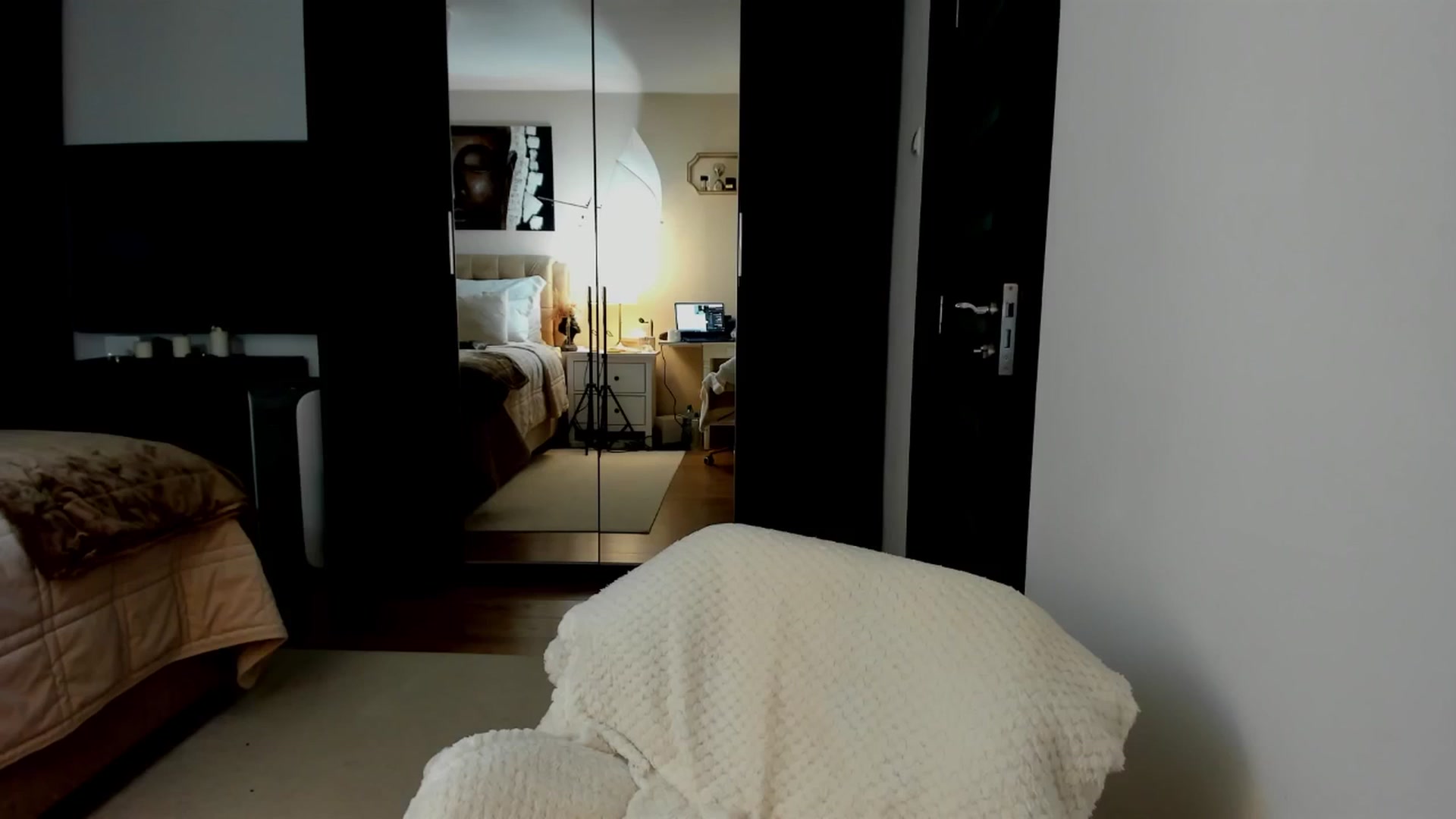 Gallery image thumbnail from SweetndCrazy's myfreecams stream on, 03/06/2025, 13:33 image 12 of 20