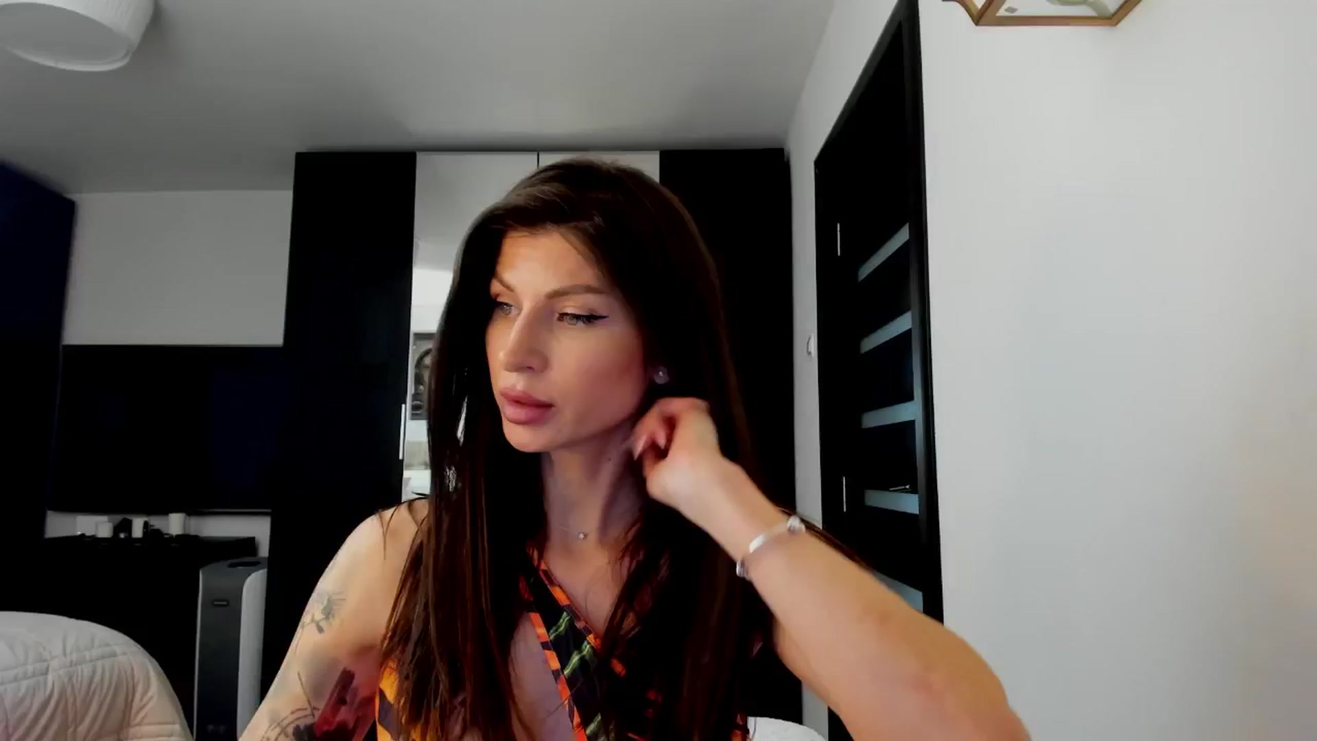 Gallery image thumbnail from SweetndCrazy's myfreecams stream on, 03/12/2025, 12:22 image 2 of 20