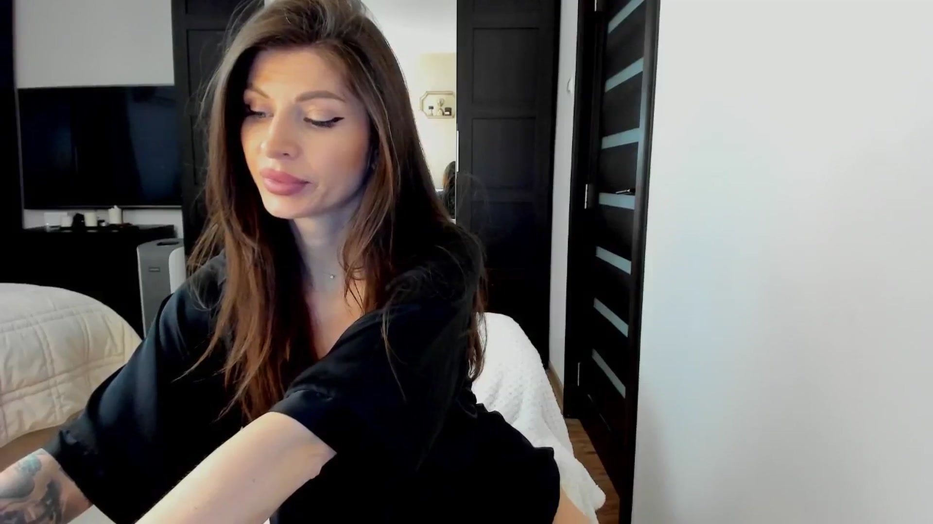 Gallery image thumbnail from SweetndCrazy's myfreecams stream on, 03/27/2025, 10:13 image 18 of 20
