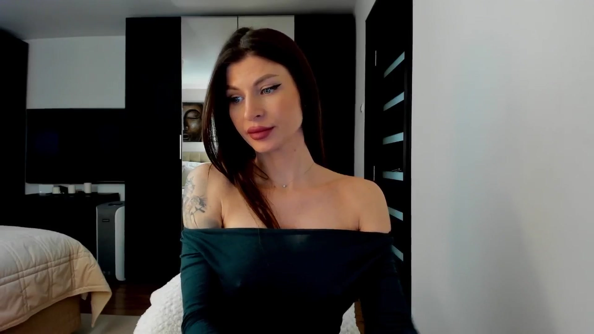 Gallery image thumbnail from SweetndCrazy's myfreecams stream on, 04/09/2025, 09:43 image 12 of 20