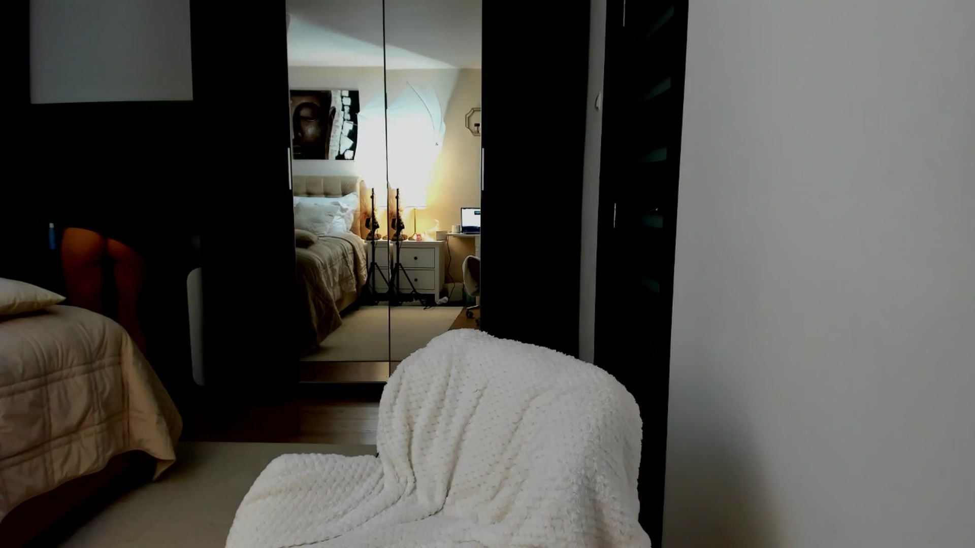 Gallery image thumbnail from SweetndCrazy's myfreecams stream on, 04/15/2025, 12:28 image 7 of 20