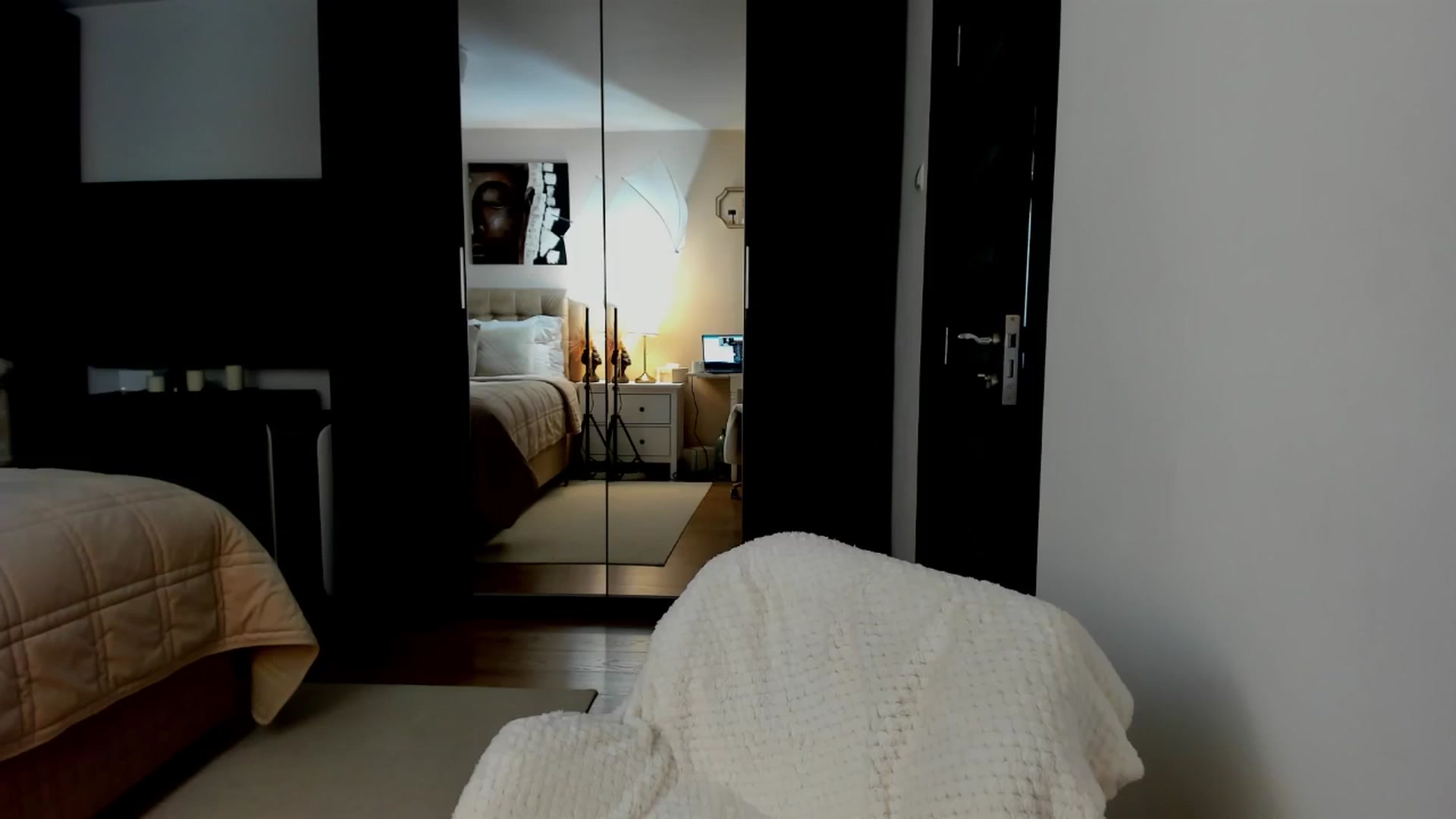 Gallery image thumbnail from SweetndCrazy's myfreecams stream on, 04/29/2025, 12:19 image 6 of 20