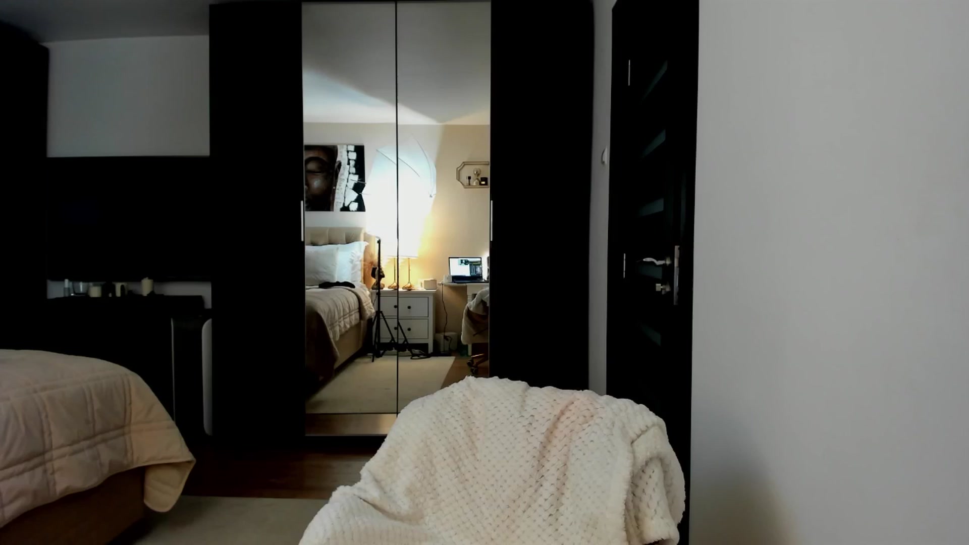 Gallery image thumbnail from SweetndCrazy's myfreecams stream on, 06/05/2025, 11:08 image 15 of 20