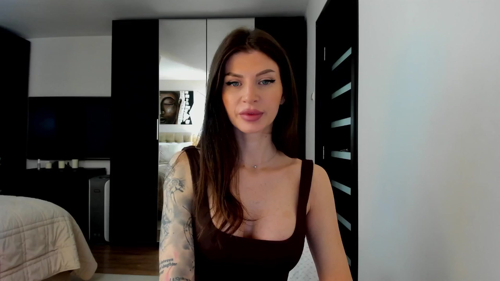 Gallery image thumbnail from SweetndCrazy's myfreecams stream on, 06/12/2025, 07:31 image 3 of 20