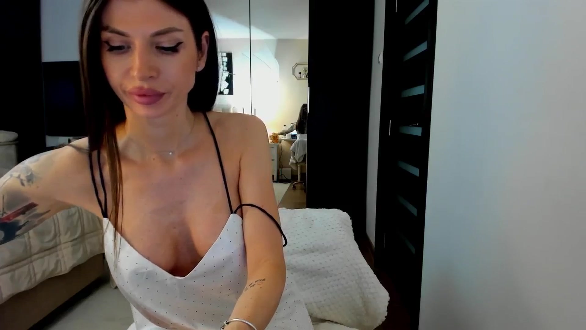 Gallery image thumbnail from SweetndCrazy's myfreecams stream on, 08/06/2025, 09:37 image 12 of 20