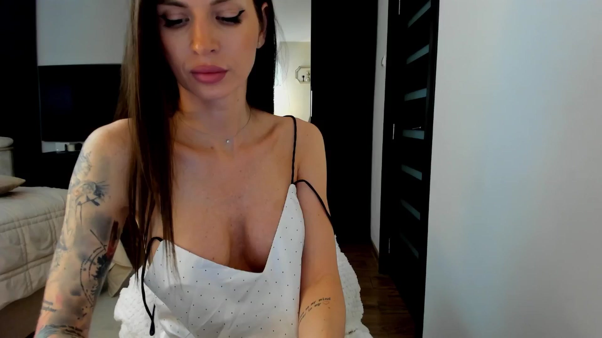 Gallery image thumbnail from SweetndCrazy's myfreecams stream on, 08/06/2025, 10:54 image 12 of 20
