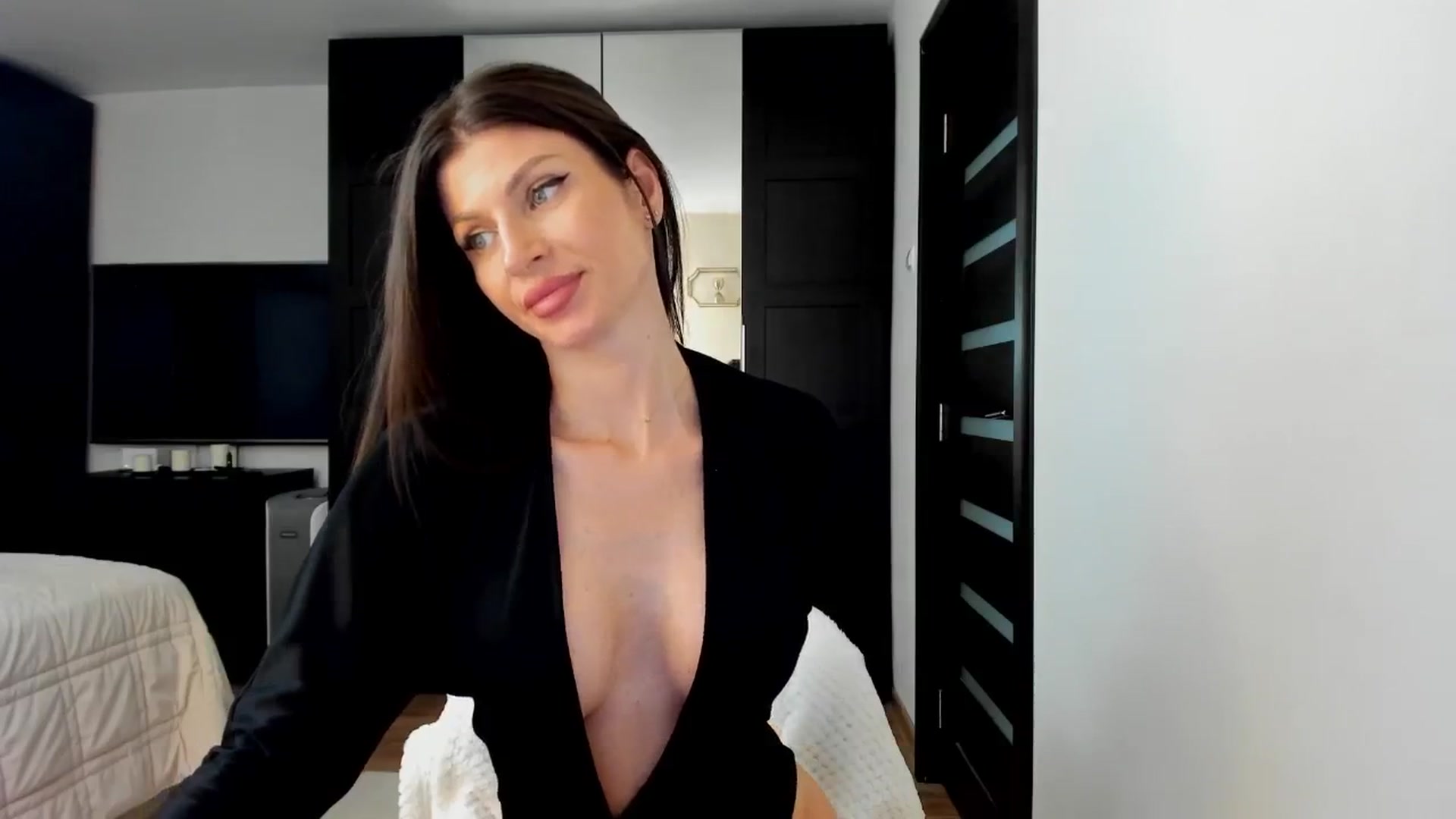 Gallery image thumbnail from SweetndCrazy's myfreecams stream on, 09/09/2025, 10:42 image 12 of 20
