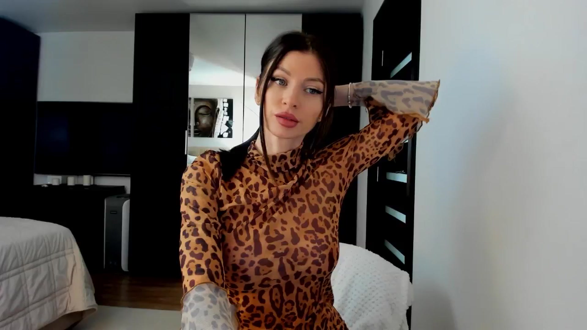 Gallery image thumbnail from SweetndCrazy's myfreecams stream on, 09/25/2025, 07:36 image 8 of 20