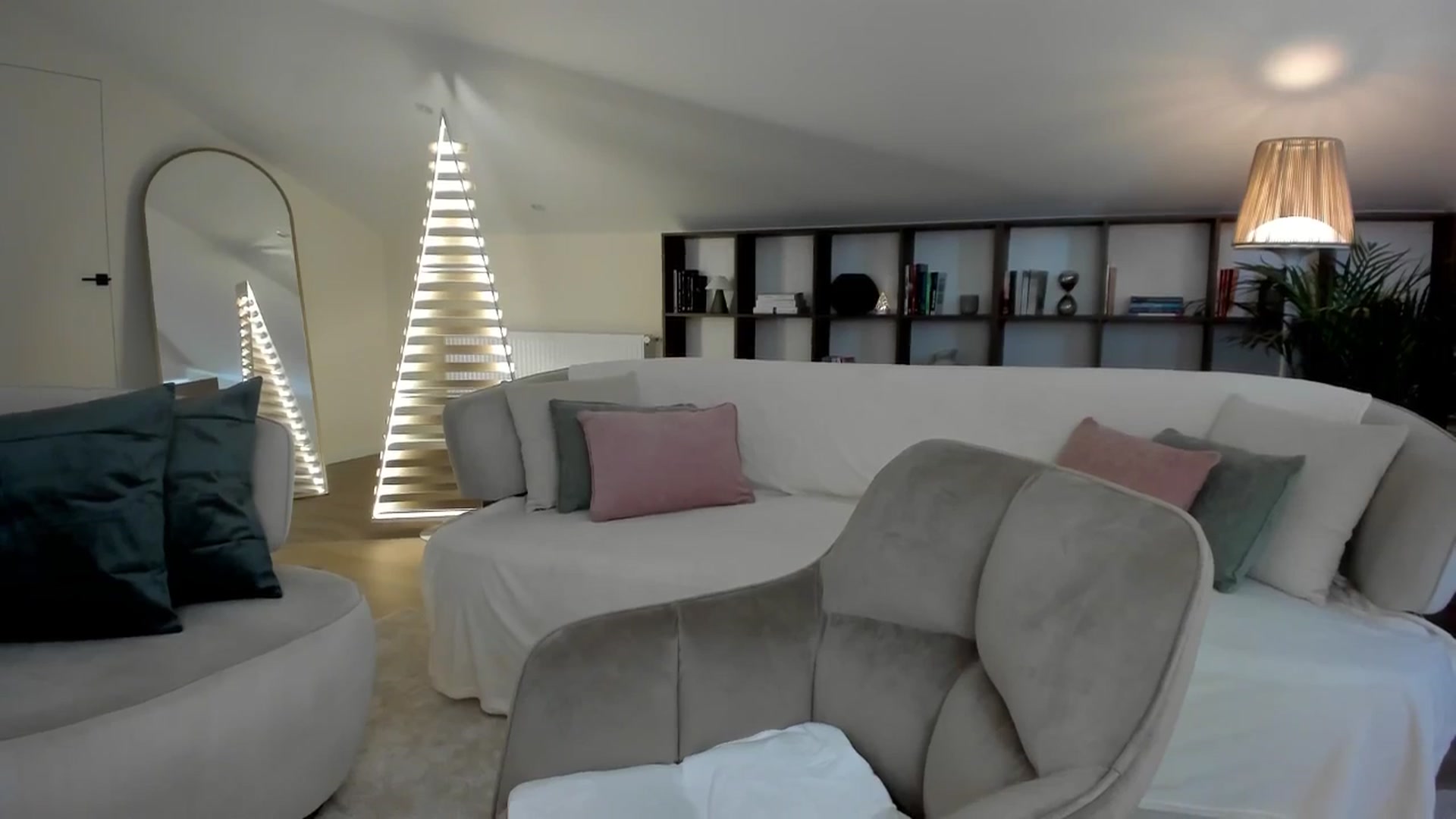 Gallery image thumbnail from SweetndCrazy's myfreecams stream on, 10/29/2025, 10:40 image 17 of 20