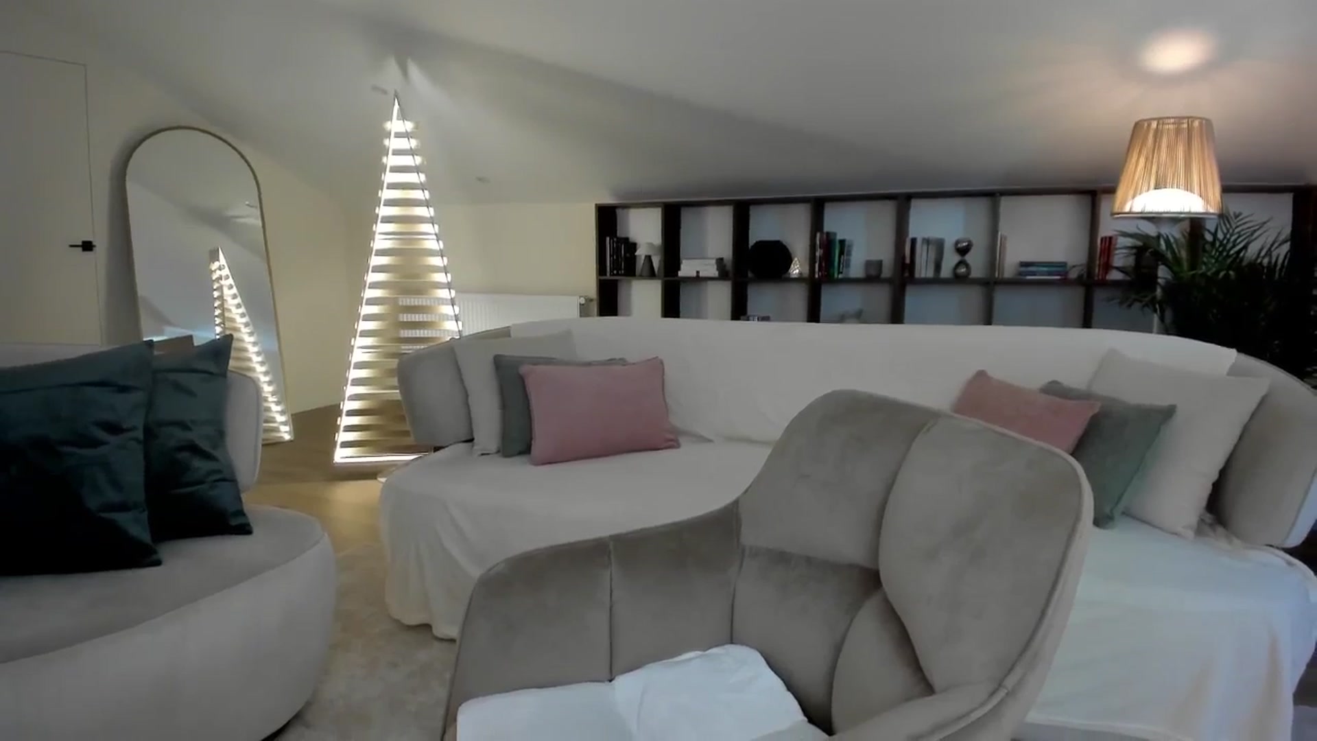 Gallery image thumbnail from SweetndCrazy's myfreecams stream on, 10/29/2025, 10:40 image 18 of 20