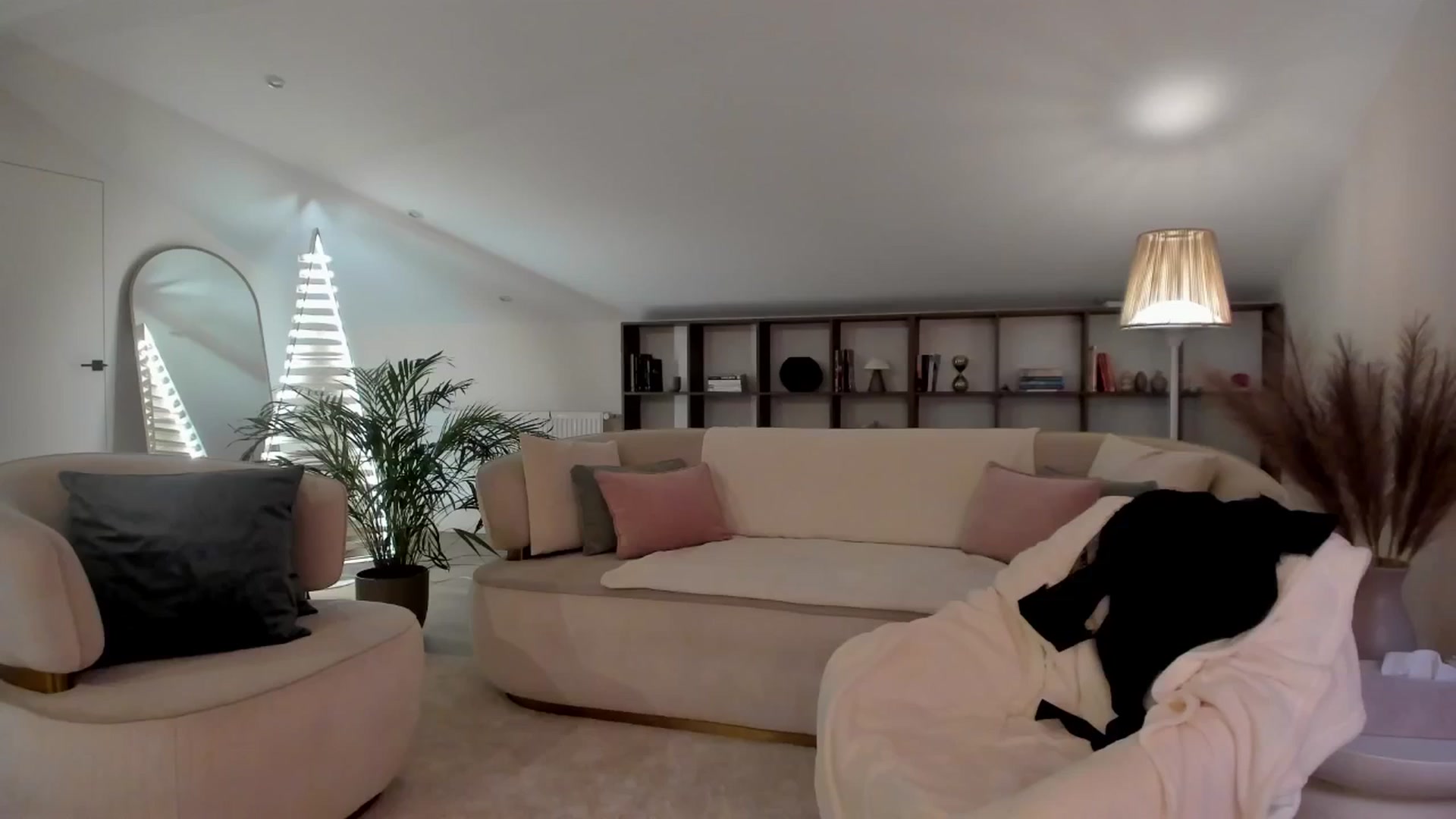 Gallery image thumbnail from SweetndCrazy's myfreecams stream on, 02/05/2026, 12:11 image 17 of 20