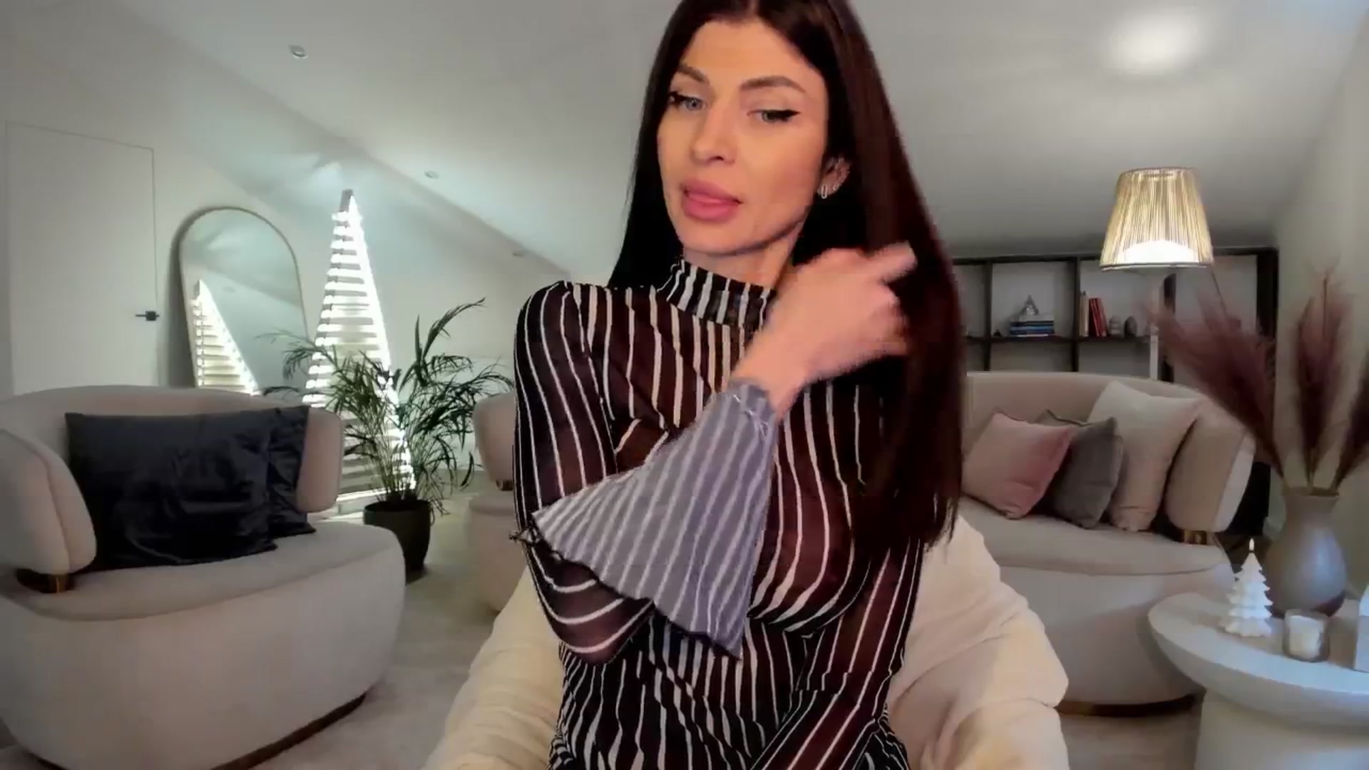 Gallery image thumbnail from SweetndCrazy's myfreecams stream on, 03/17/2026, 10:36 image 16 of 20