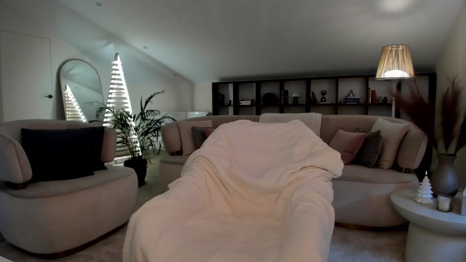 Gallery image thumbnail from SweetndCrazy's myfreecams stream on, 03/17/2026, 10:36 image 18 of 20