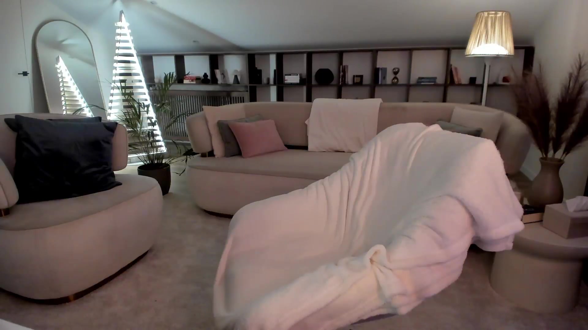 Gallery image thumbnail from SweetndCrazy's myfreecams stream on, 07/07/2026, 13:29 image 10 of 20