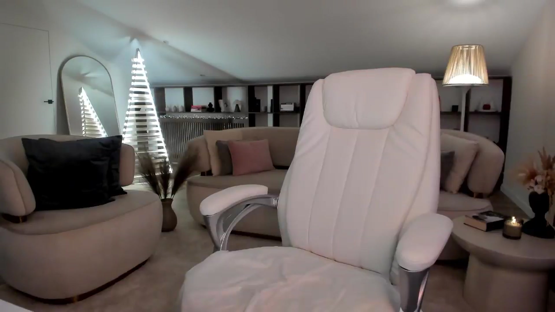 Gallery image thumbnail from SweetndCrazy's myfreecams stream on, 08/11/2026, 13:56 image 16 of 20