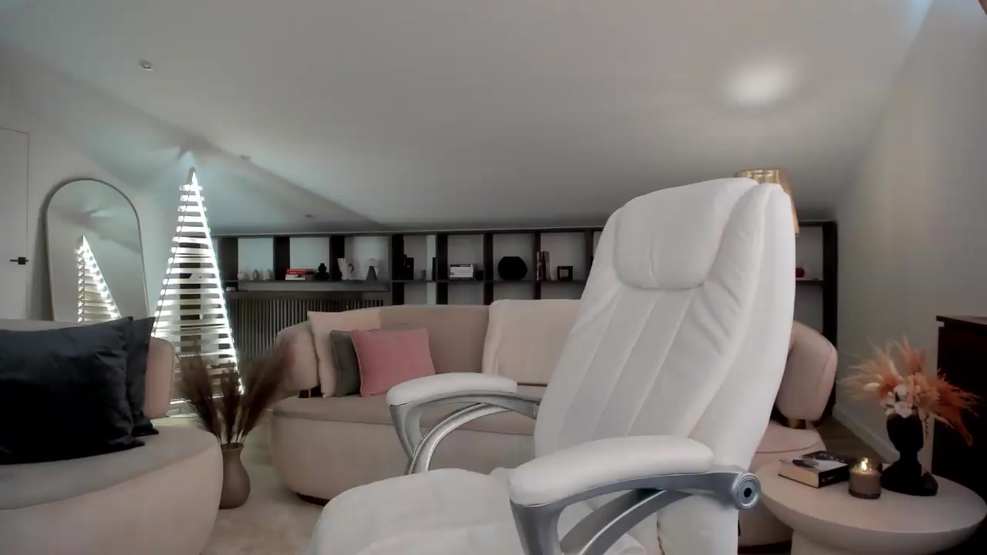 Gallery image thumbnail from SweetndCrazy's myfreecams stream on, 08/28/2026, 07:37 image 10 of 20