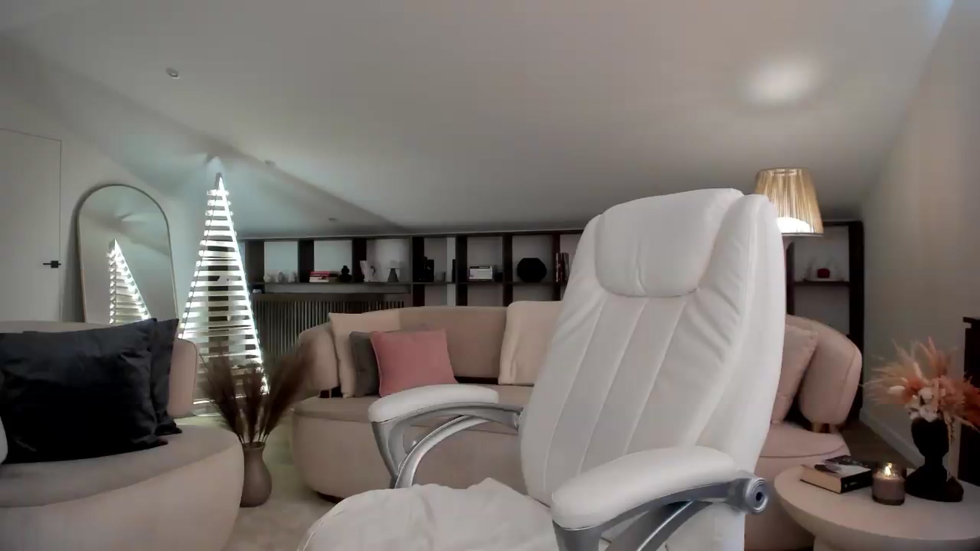 Gallery image thumbnail from SweetndCrazy's myfreecams stream on, 08/28/2026, 07:37 image 3 of 20