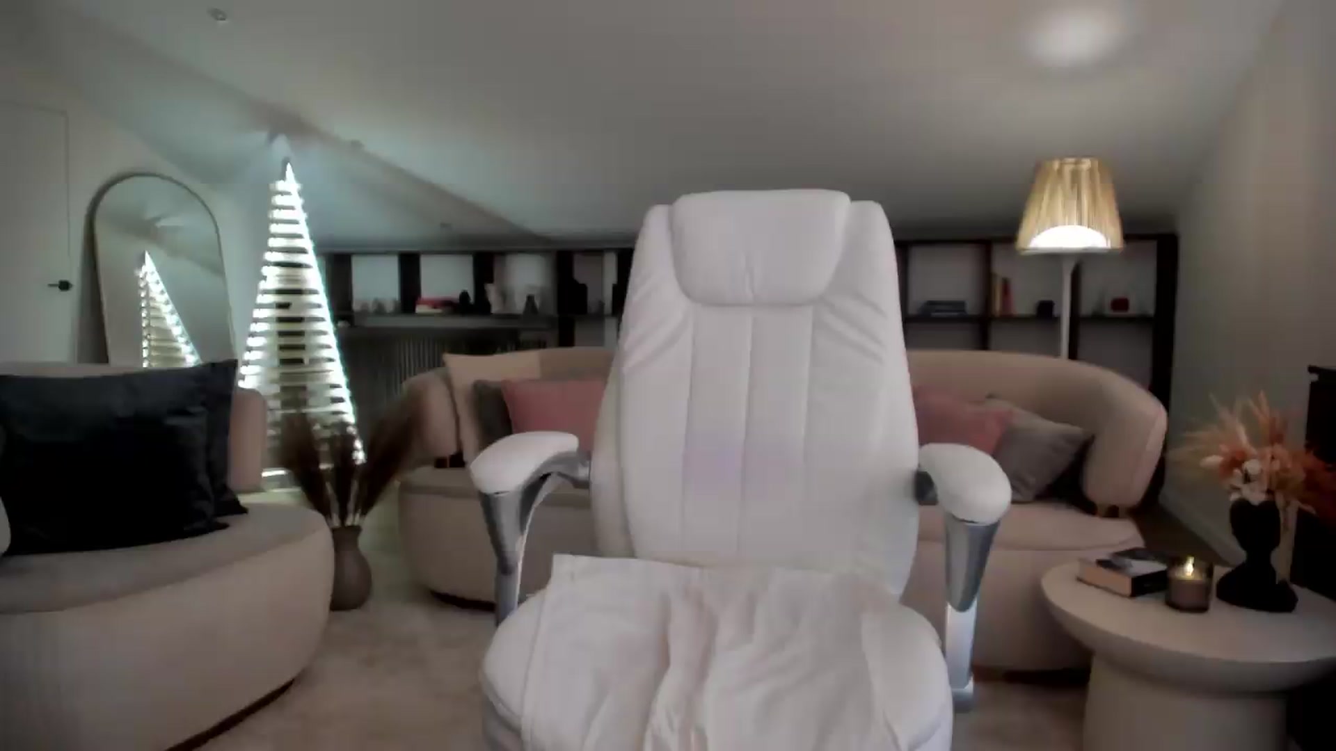 Gallery image thumbnail from SweetndCrazy's myfreecams stream on, 09/01/2026, 09:50 image 2 of 20