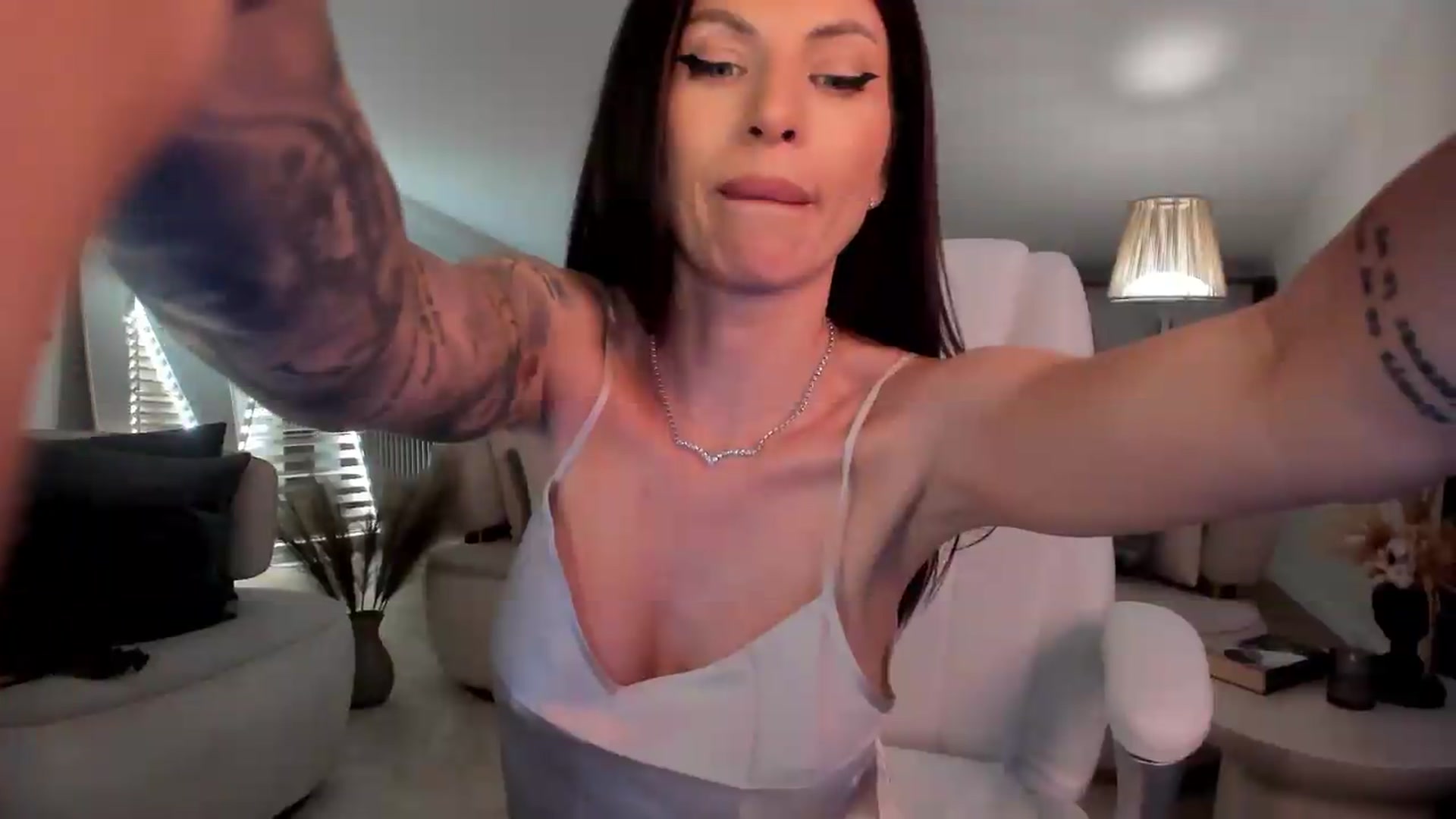 Gallery image thumbnail from SweetndCrazy's myfreecams stream on, 09/08/2026, 10:21 image 10 of 20