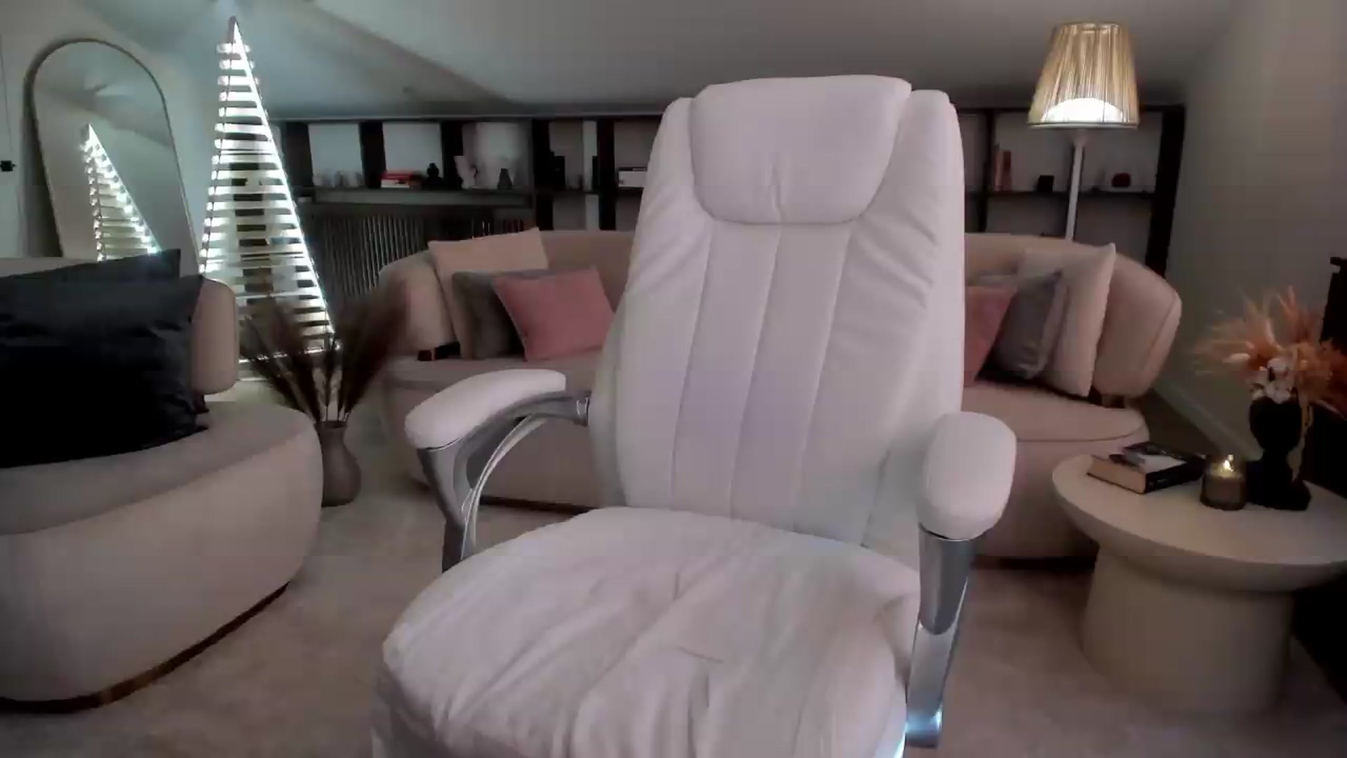 Gallery image thumbnail from SweetndCrazy's myfreecams stream on, 09/09/2026, 08:58 image 4 of 20