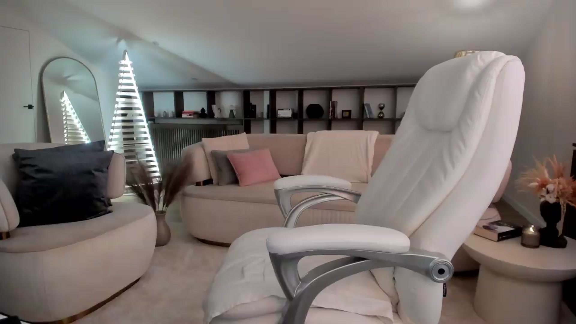 Gallery image thumbnail from SweetndCrazy's myfreecams stream on, 09/09/2026, 08:58 image 1 of 20