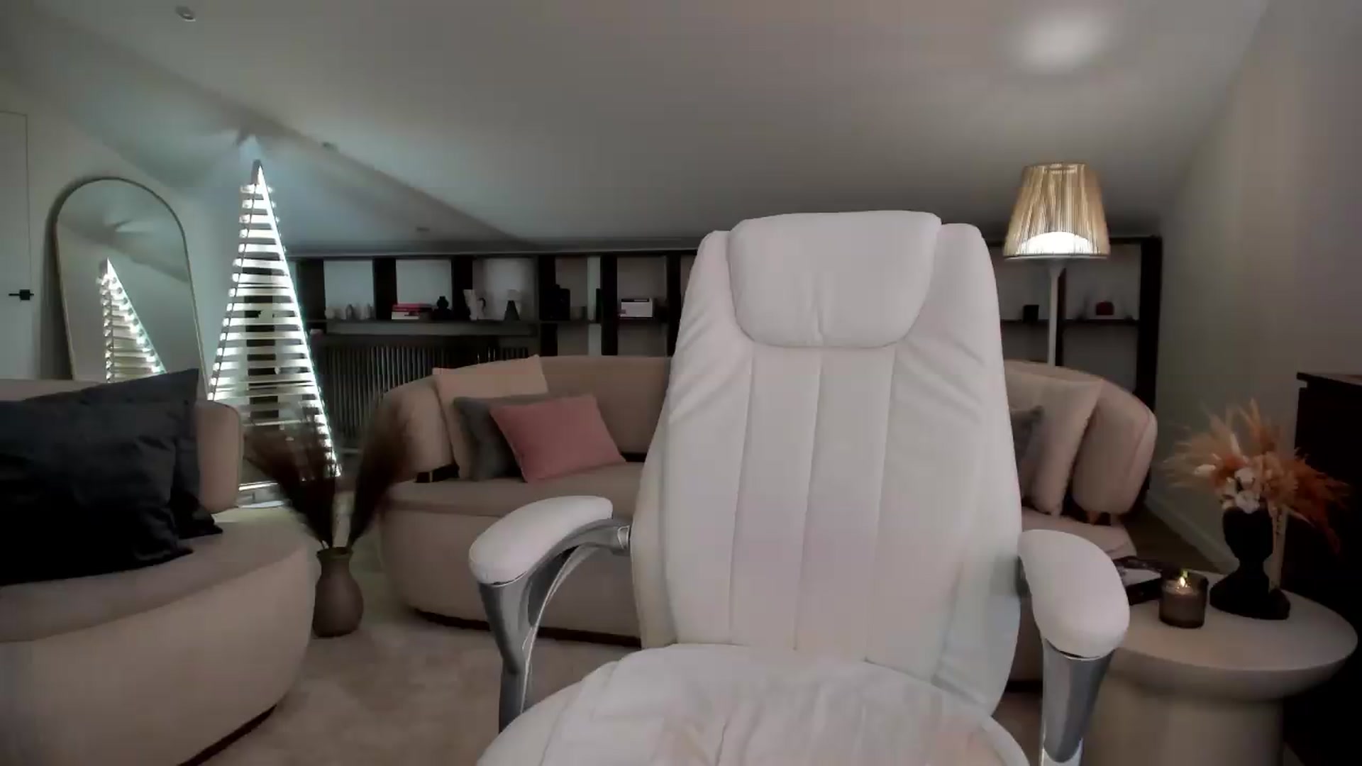 Gallery image thumbnail from SweetndCrazy's myfreecams stream on, 09/15/2026, 08:29 image 13 of 20