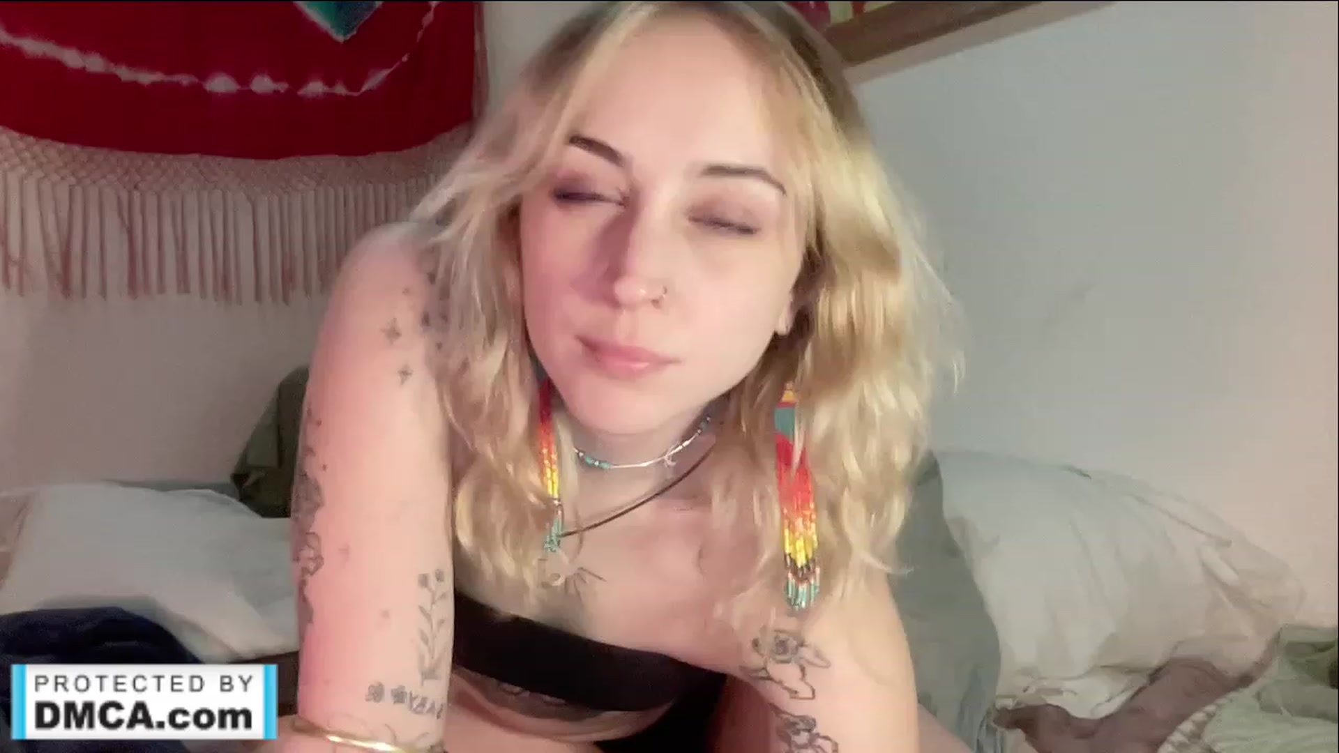 Gallery image thumbnail from SweetpeaMarie's myfreecams stream on, 03/01/2023, 08:54 image 4 of 20