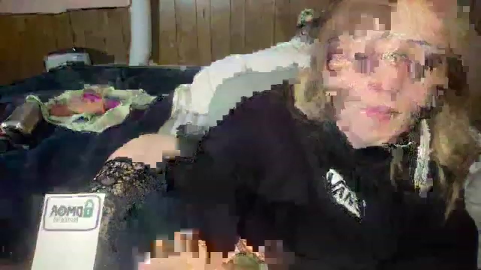 Gallery image thumbnail from SweetpeaMarie's myfreecams stream on, 06/27/2023, 07:51 image 5 of 20