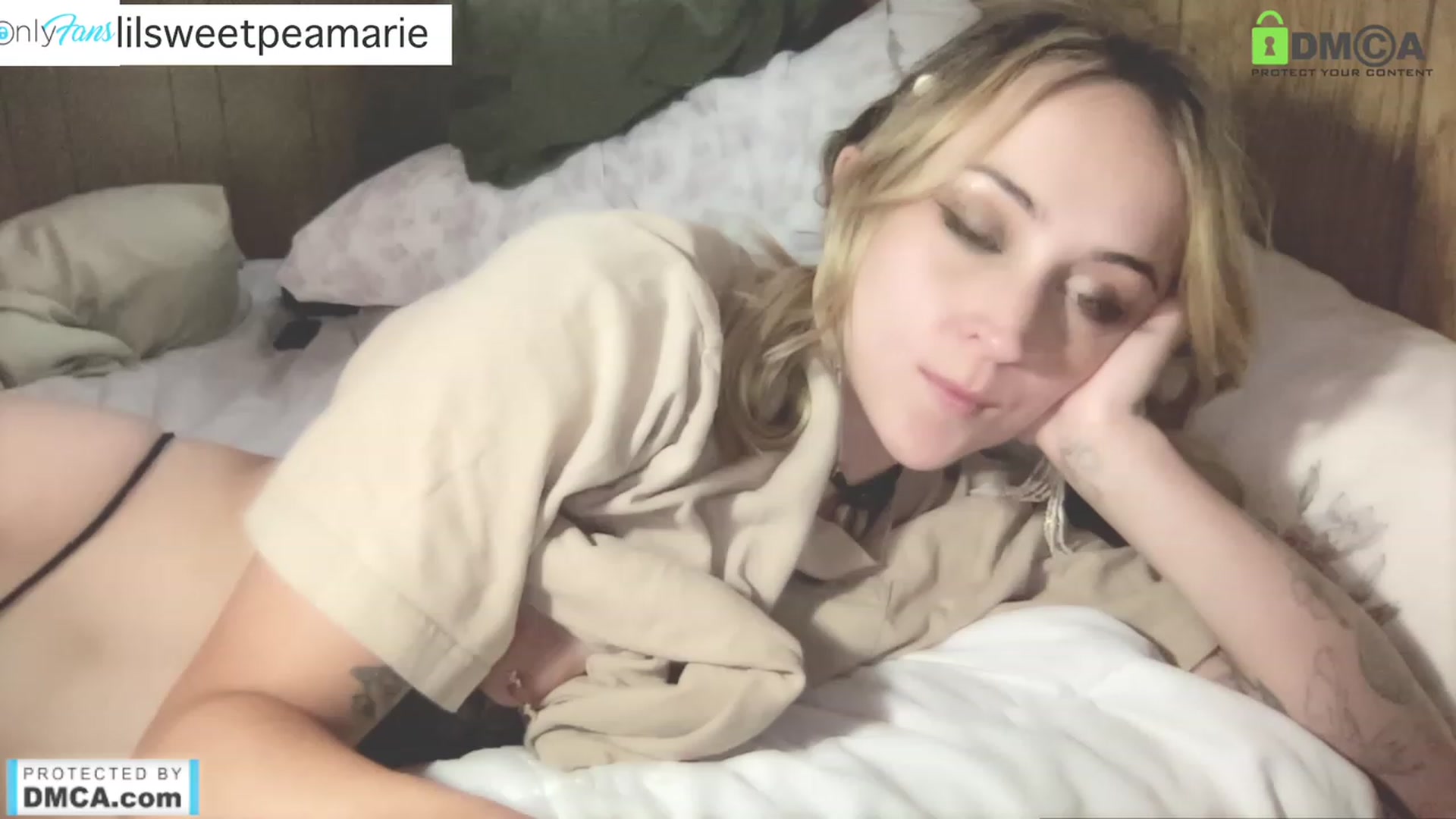 Gallery image thumbnail from SweetpeaMarie's myfreecams stream on, 08/04/2023, 03:08 image 10 of 20