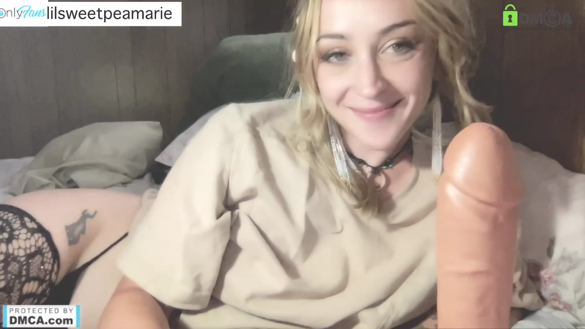 Gallery image thumbnail from SweetpeaMarie's myfreecams stream on, 08/04/2023, 03:08 image 5 of 20